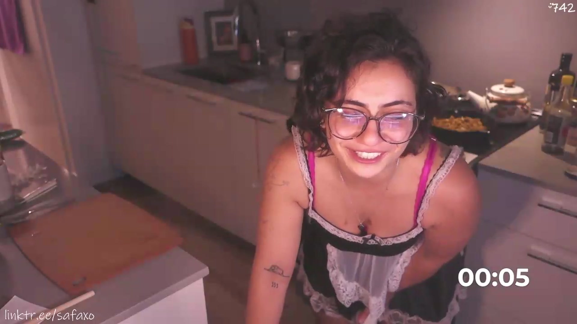 Gallery image thumbnail from HairySafaeri's myfreecams stream on, 07/29/2026, 22:44 image 13 of 20