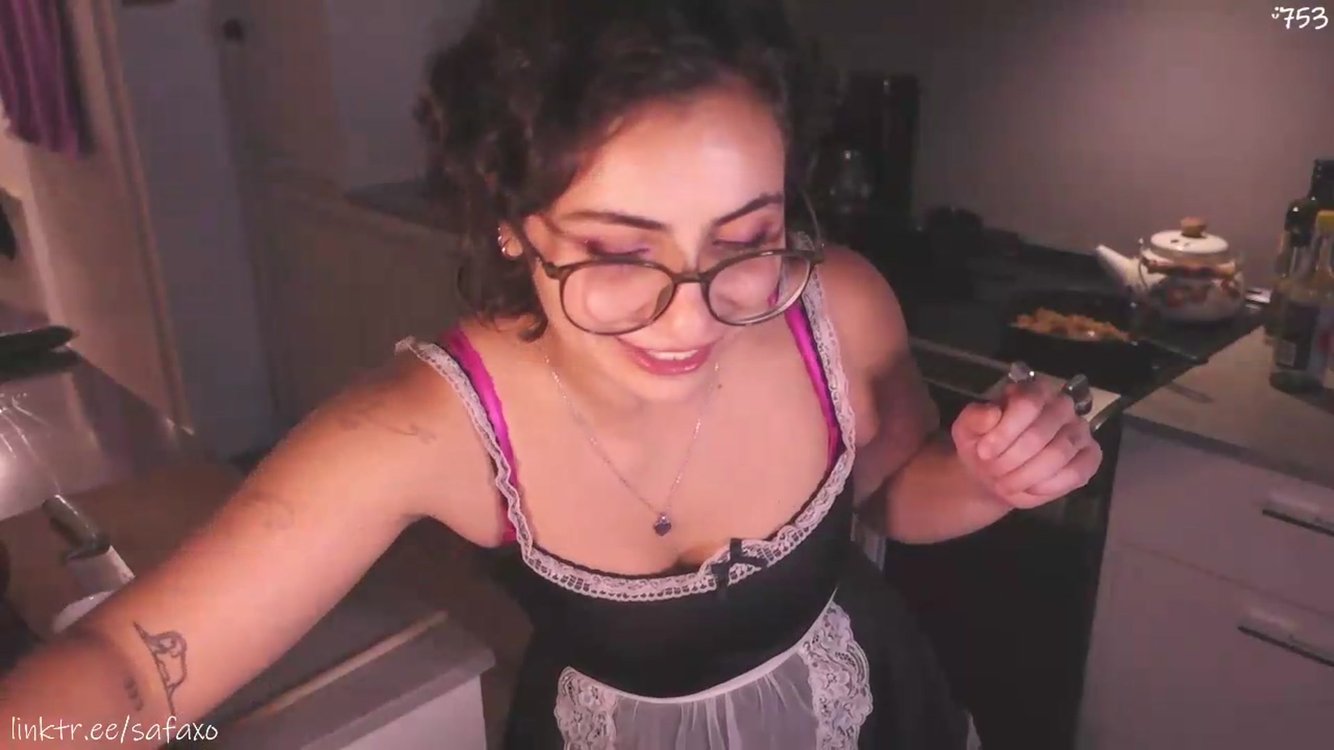Gallery image thumbnail from HairySafaeri's myfreecams stream on, 07/29/2026, 22:44 image 9 of 20
