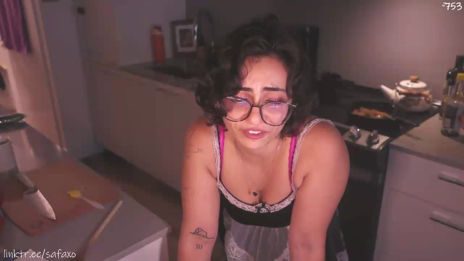 Gallery image thumbnail from HairySafaeri's myfreecams stream on, 07/29/2026, 22:44 image 10 of 20