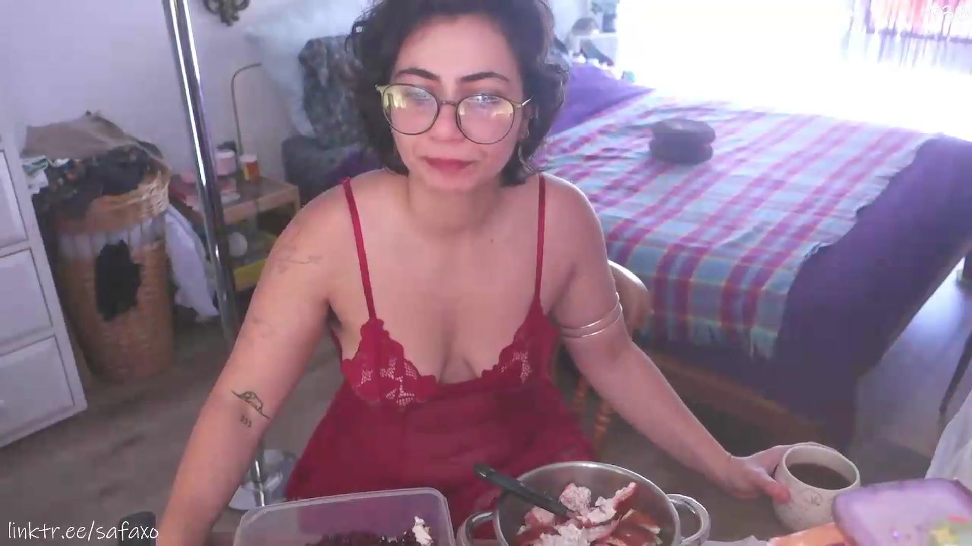 Gallery image thumbnail from HairySafaeri's myfreecams stream on, 07/30/2026, 15:45 image 17 of 20
