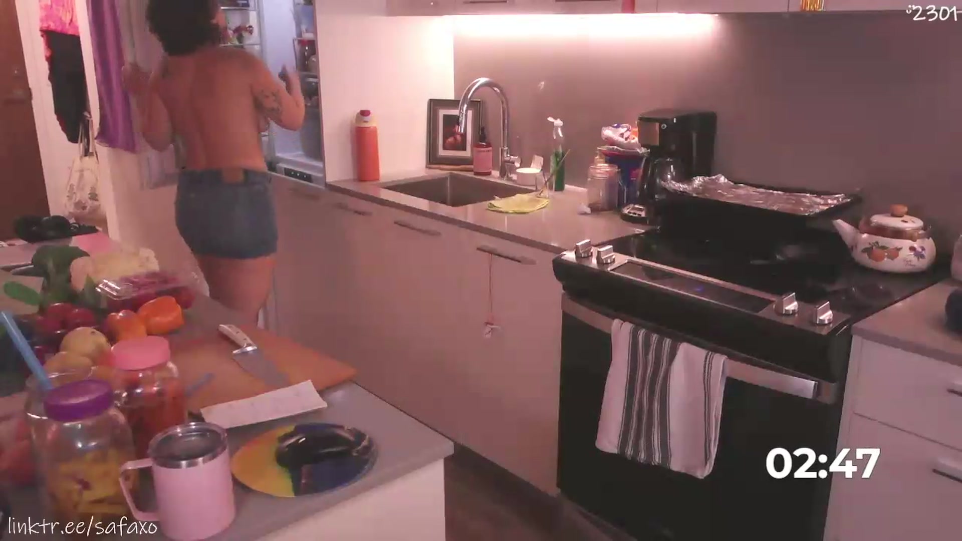Gallery image thumbnail from HairySafaeri's myfreecams stream on, 08/05/2026, 19:16 image 17 of 20