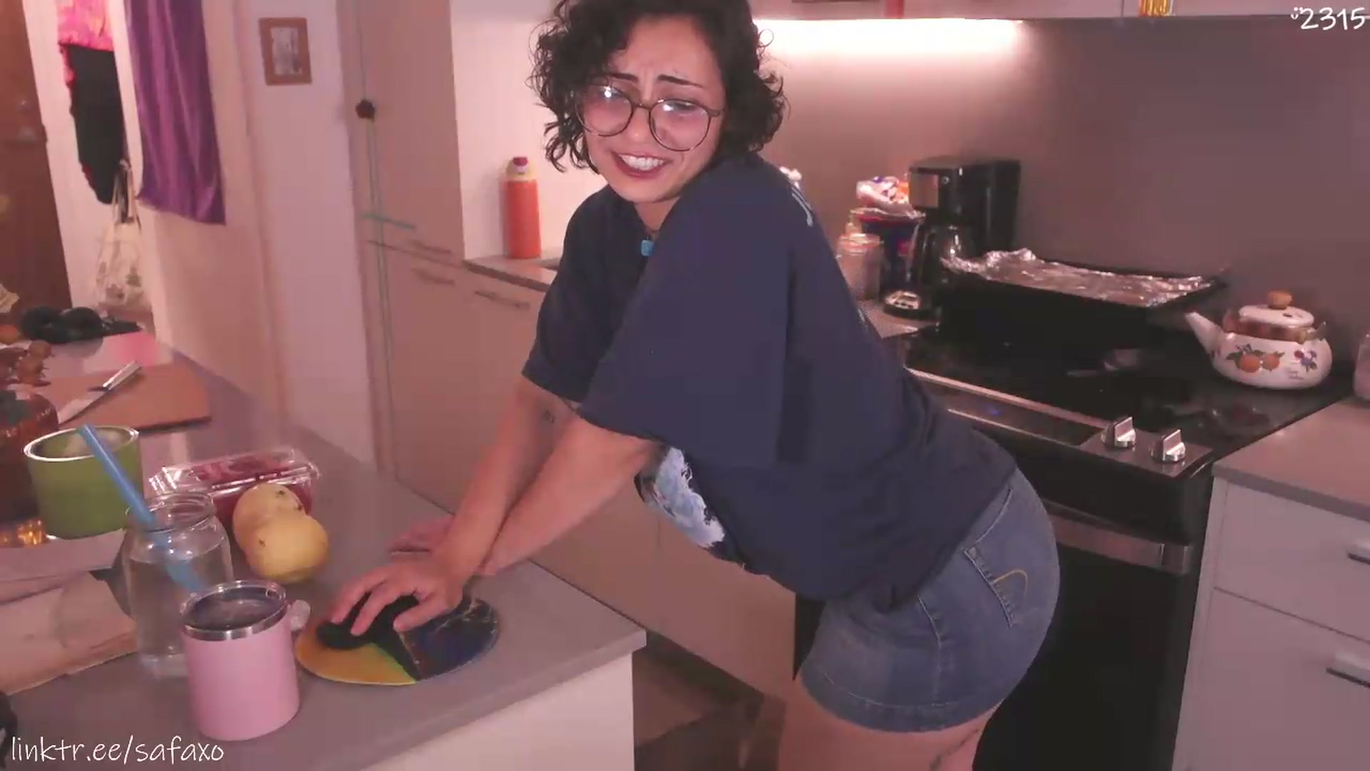 Gallery image thumbnail from HairySafaeri's myfreecams stream on, 08/05/2026, 19:16 image 6 of 20