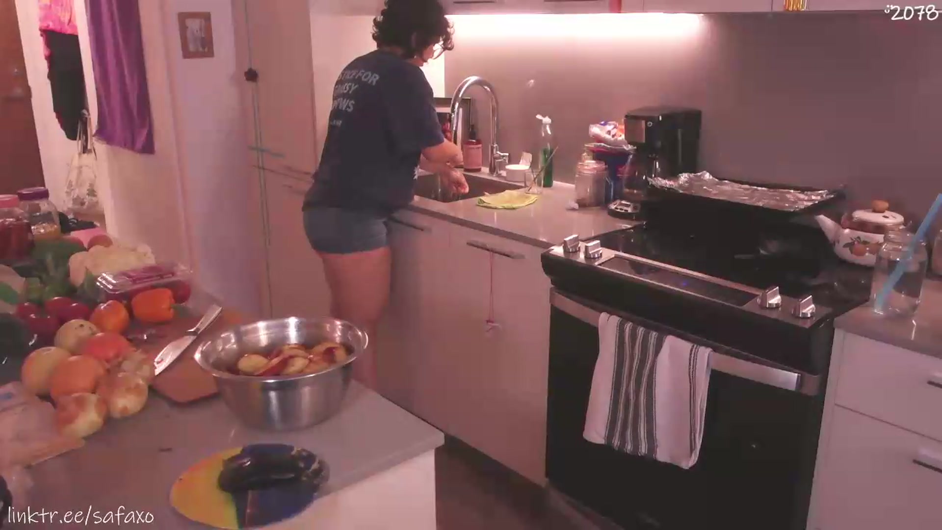 Gallery image thumbnail from HairySafaeri's myfreecams stream on, 08/05/2026, 20:38 image 11 of 20