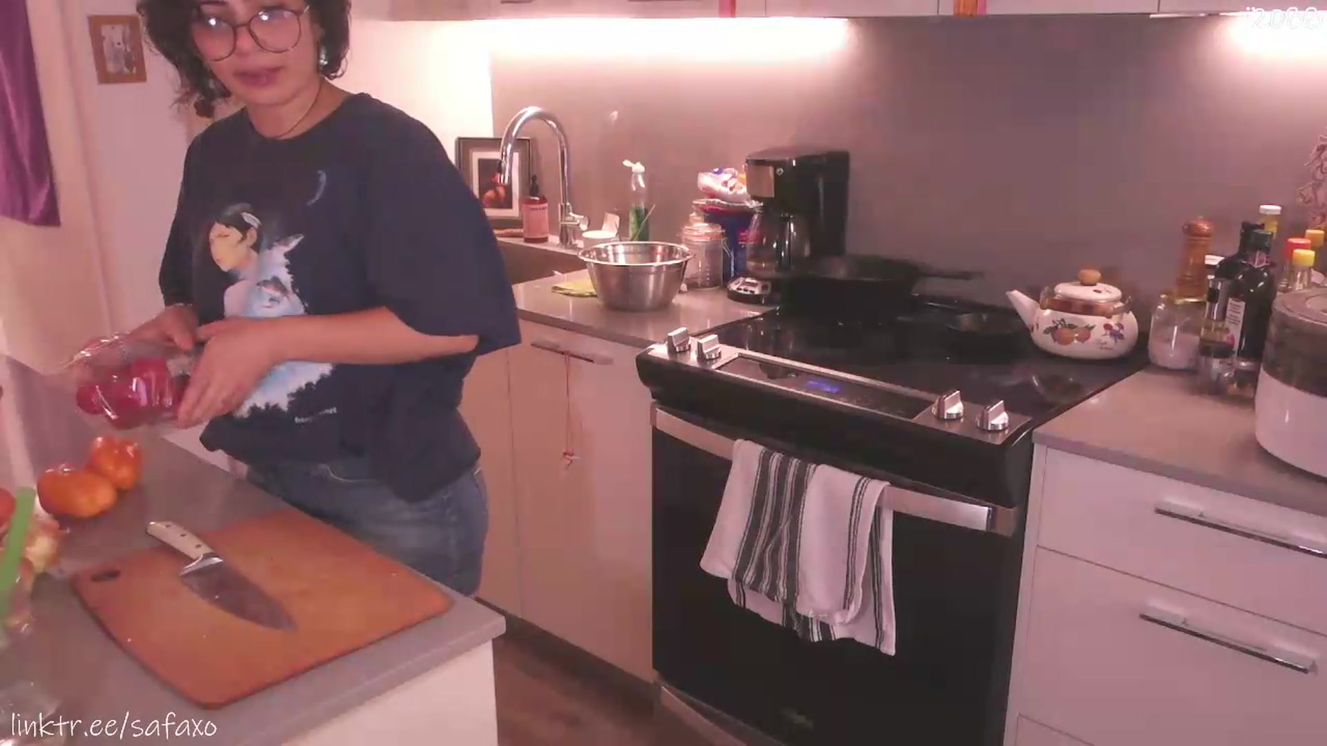 Gallery image thumbnail from HairySafaeri's myfreecams stream on, 08/05/2026, 20:38 image 20 of 20