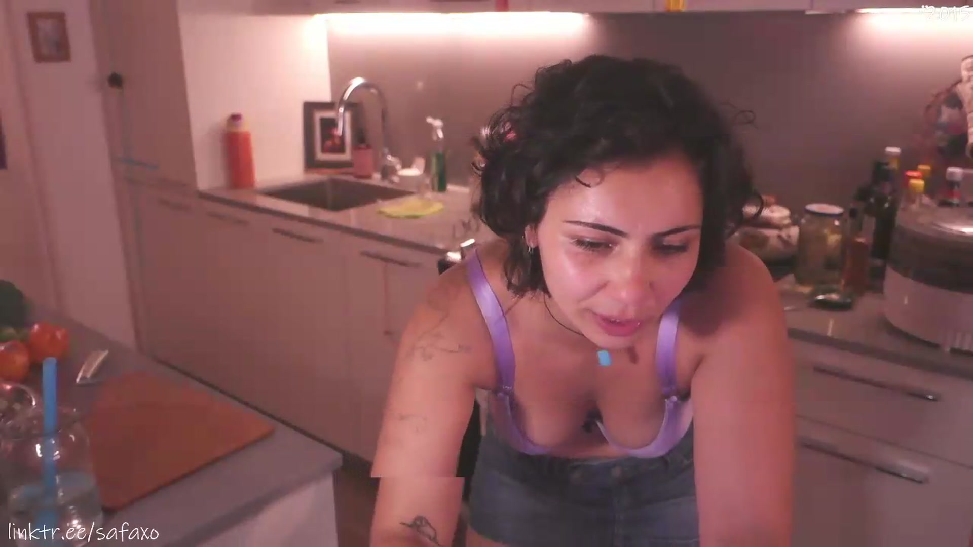 Gallery image thumbnail from HairySafaeri's myfreecams stream on, 08/05/2026, 22:16 image 18 of 20