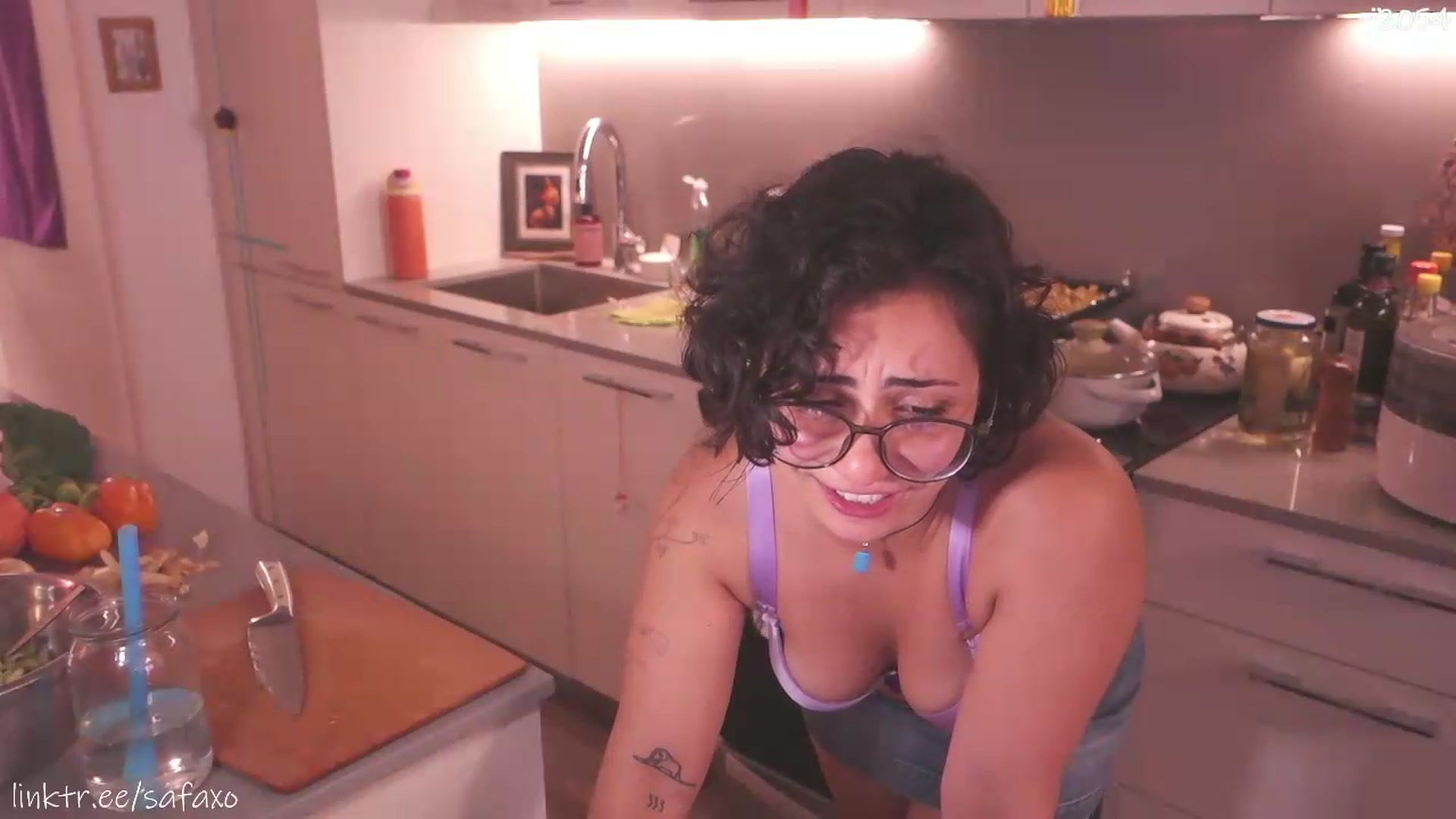 Gallery image thumbnail from HairySafaeri's myfreecams stream on, 08/05/2026, 22:16 image 11 of 20