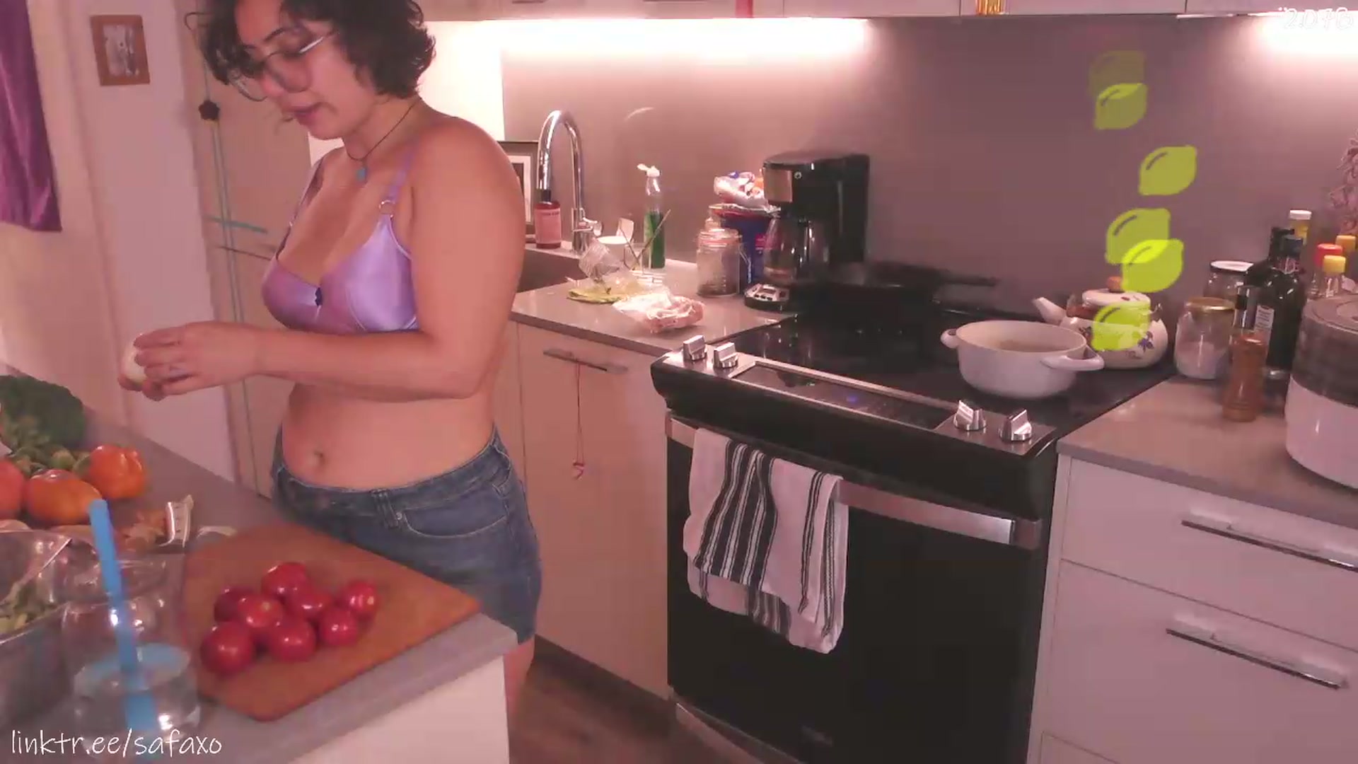 Gallery image thumbnail from HairySafaeri's myfreecams stream on, 08/05/2026, 22:16 image 4 of 20