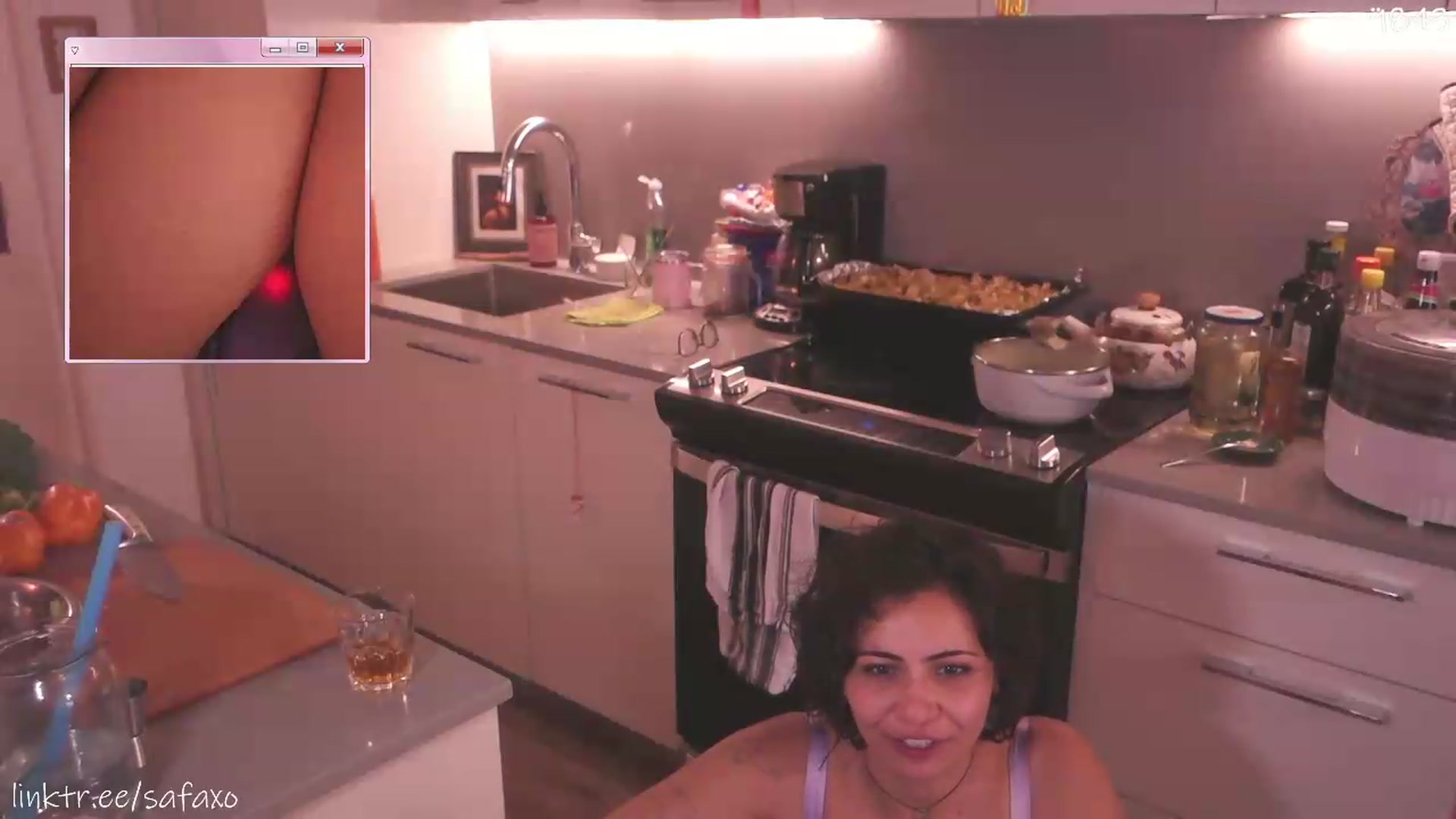 Gallery image thumbnail from HairySafaeri's myfreecams stream on, 08/05/2026, 23:11 image 4 of 20