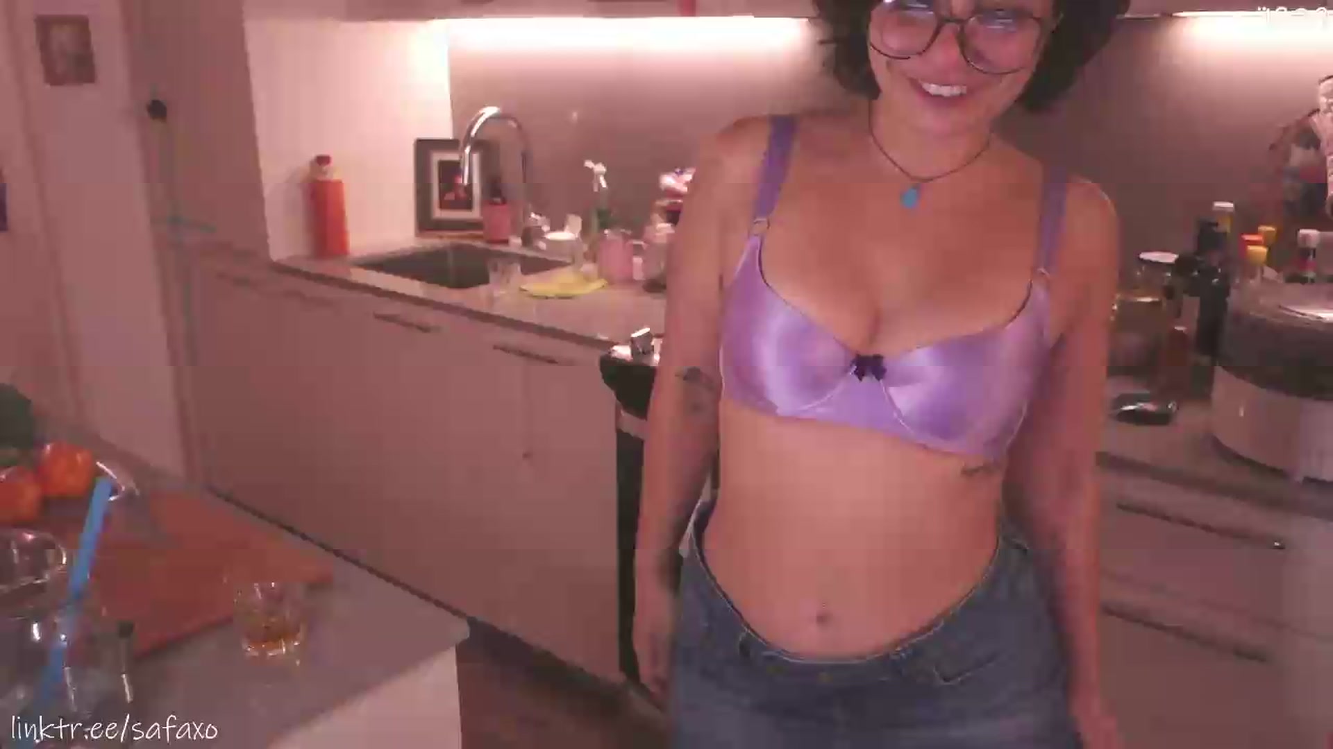 Gallery image thumbnail from HairySafaeri's myfreecams stream on, 08/05/2026, 23:11 image 8 of 20