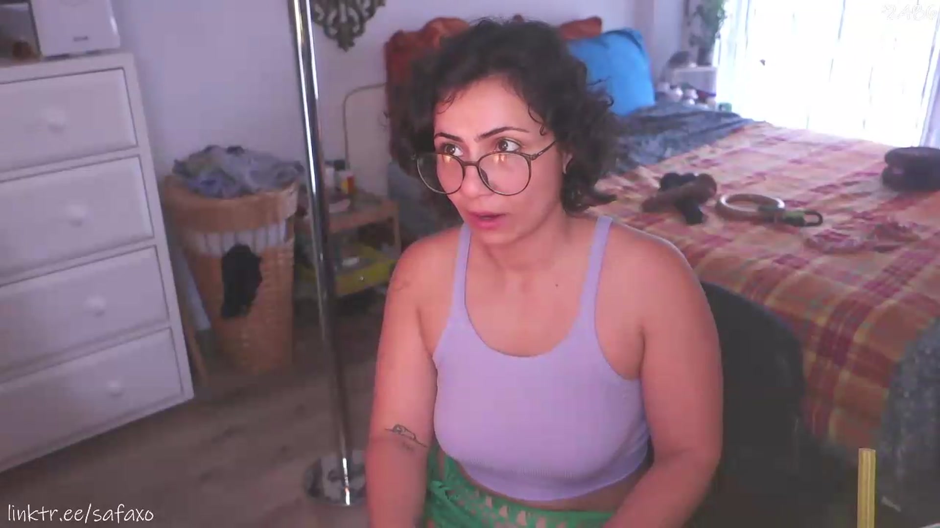 Gallery image thumbnail from HairySafaeri's myfreecams stream on, 08/19/2026, 24:41 image 6 of 20