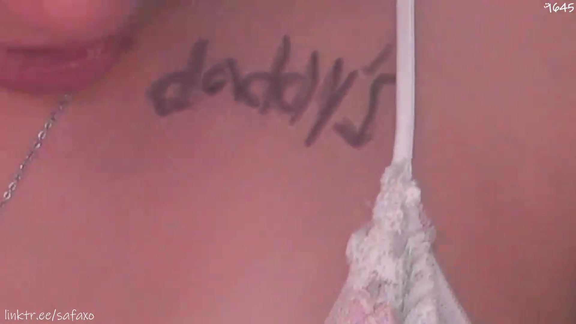 Gallery image thumbnail from HairySafaeri's myfreecams stream on, 08/19/2026, 20:34 image 15 of 20