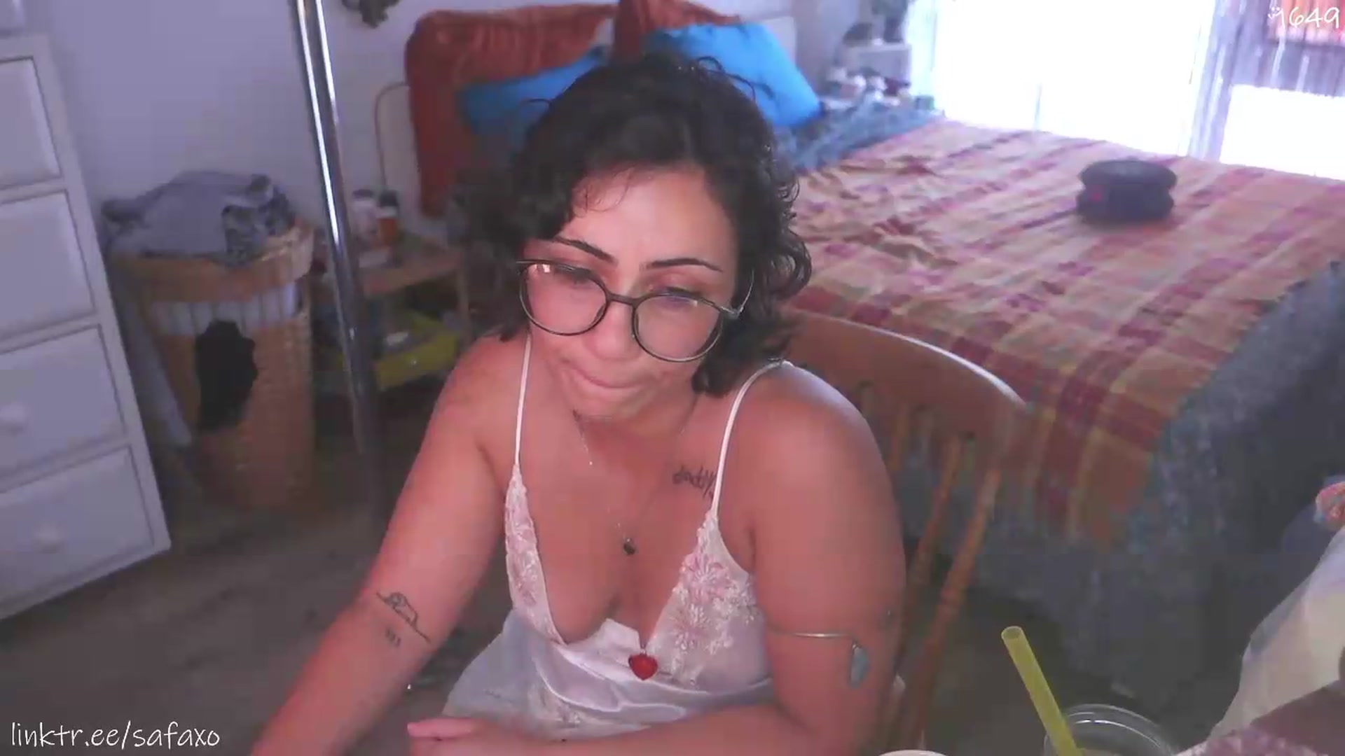 Gallery image thumbnail from HairySafaeri's myfreecams stream on, 08/19/2026, 20:34 image 12 of 20