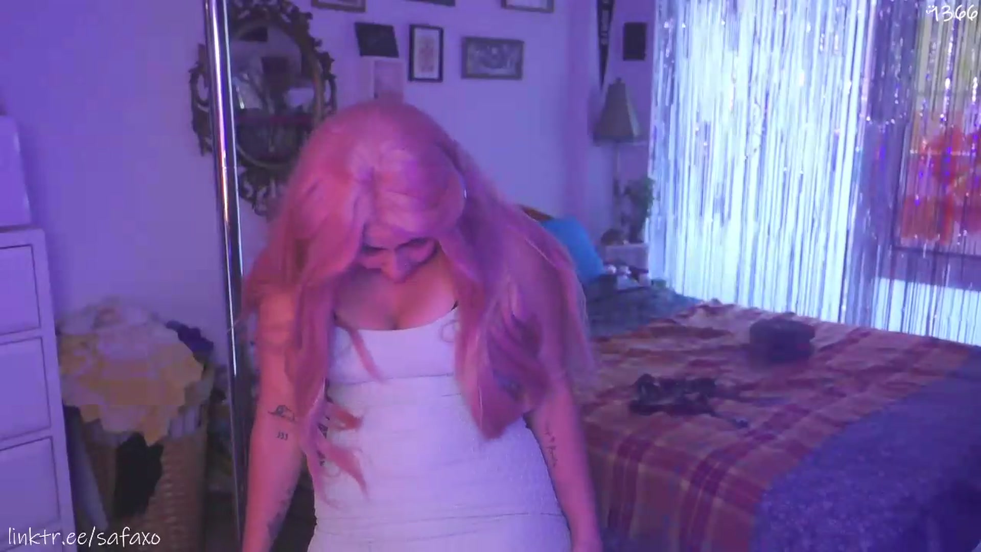 Gallery image thumbnail from HairySafaeri's myfreecams stream on, 08/21/2026, 24:03 image 8 of 20