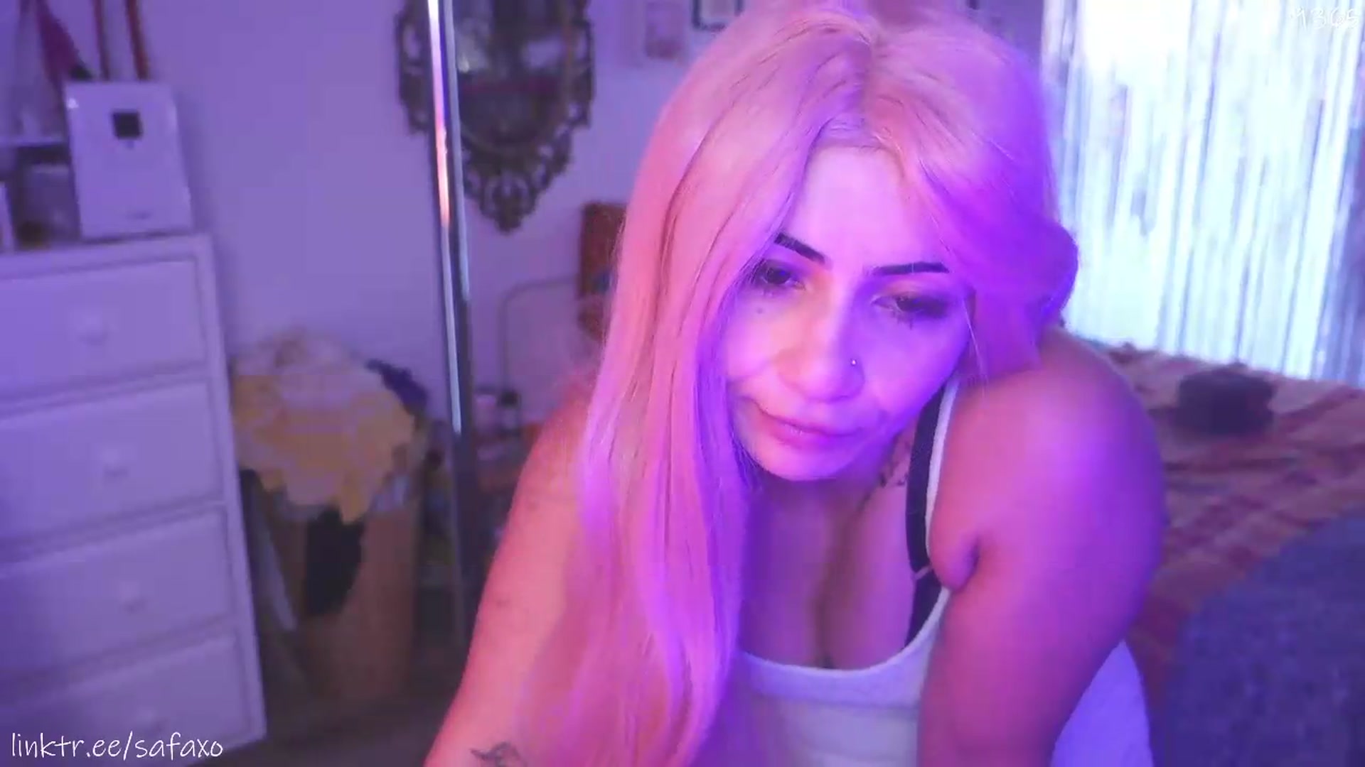Gallery image thumbnail from HairySafaeri's myfreecams stream on, 08/21/2026, 24:03 image 11 of 20