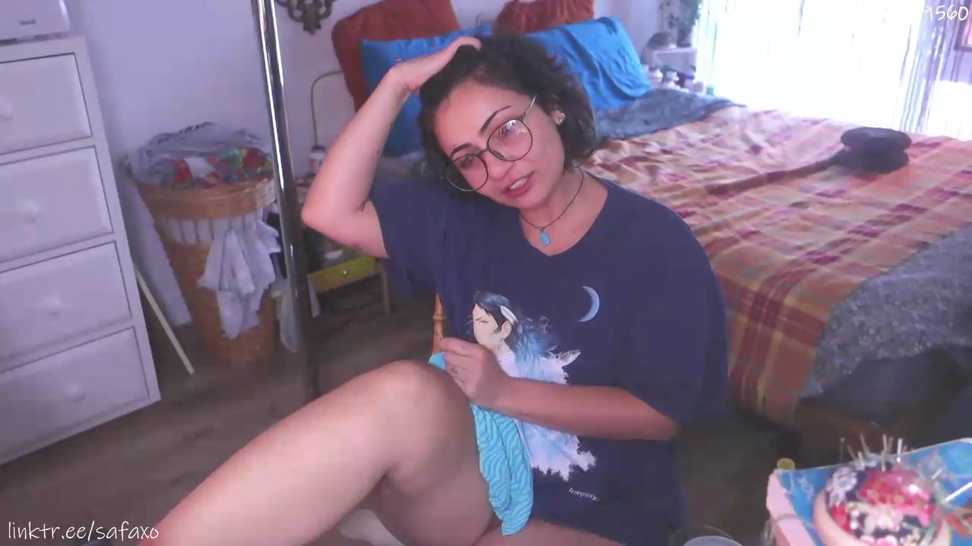 Gallery image thumbnail from HairySafaeri's myfreecams stream on, 08/25/2026, 21:08 image 10 of 20