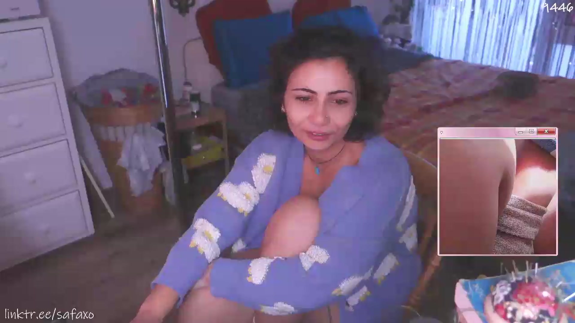 Gallery image thumbnail from HairySafaeri's myfreecams stream on, 08/25/2026, 23:32 image 18 of 20