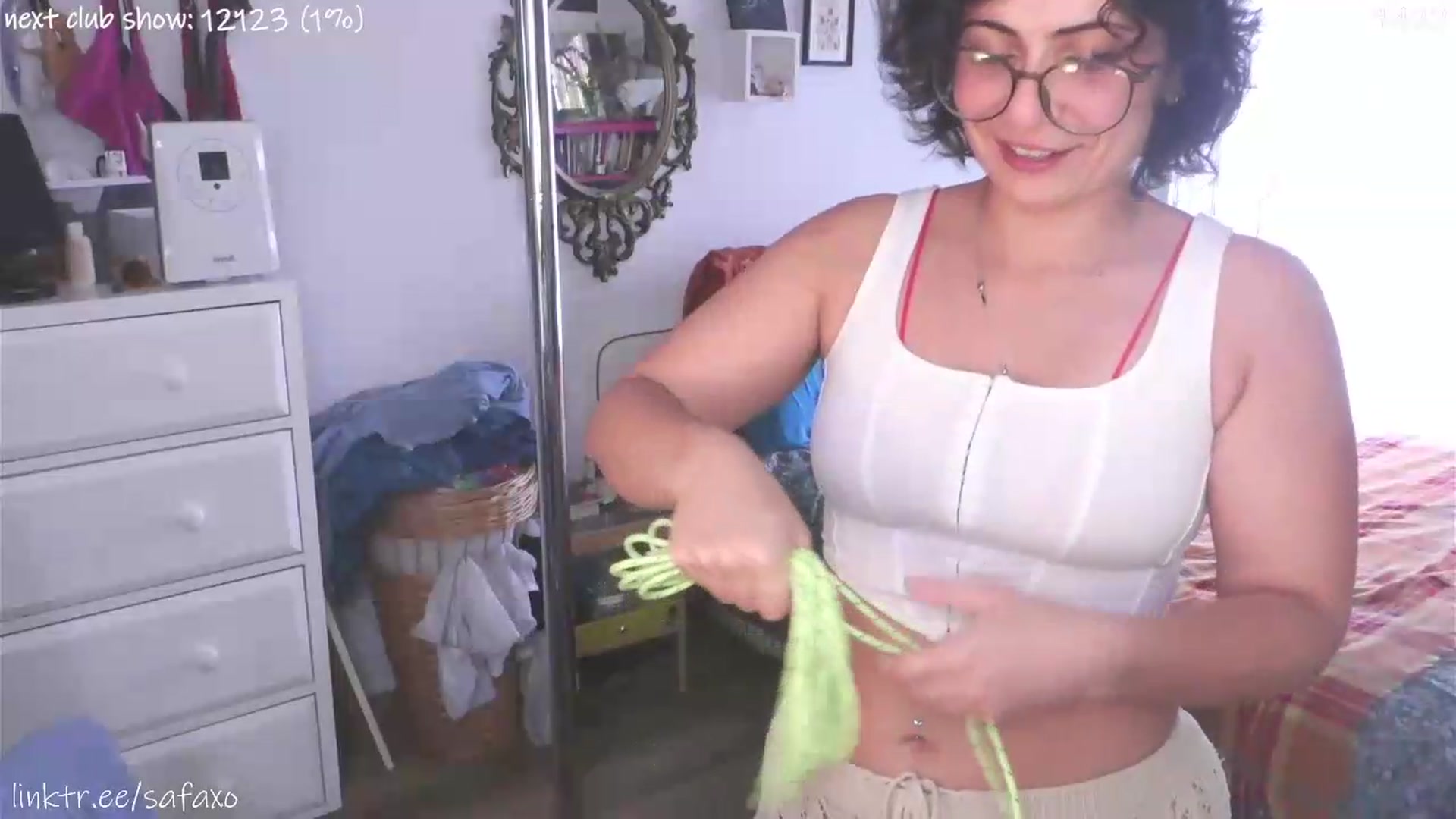 Gallery image thumbnail from HairySafaeri's myfreecams stream on, 08/26/2026, 20:09 image 3 of 20