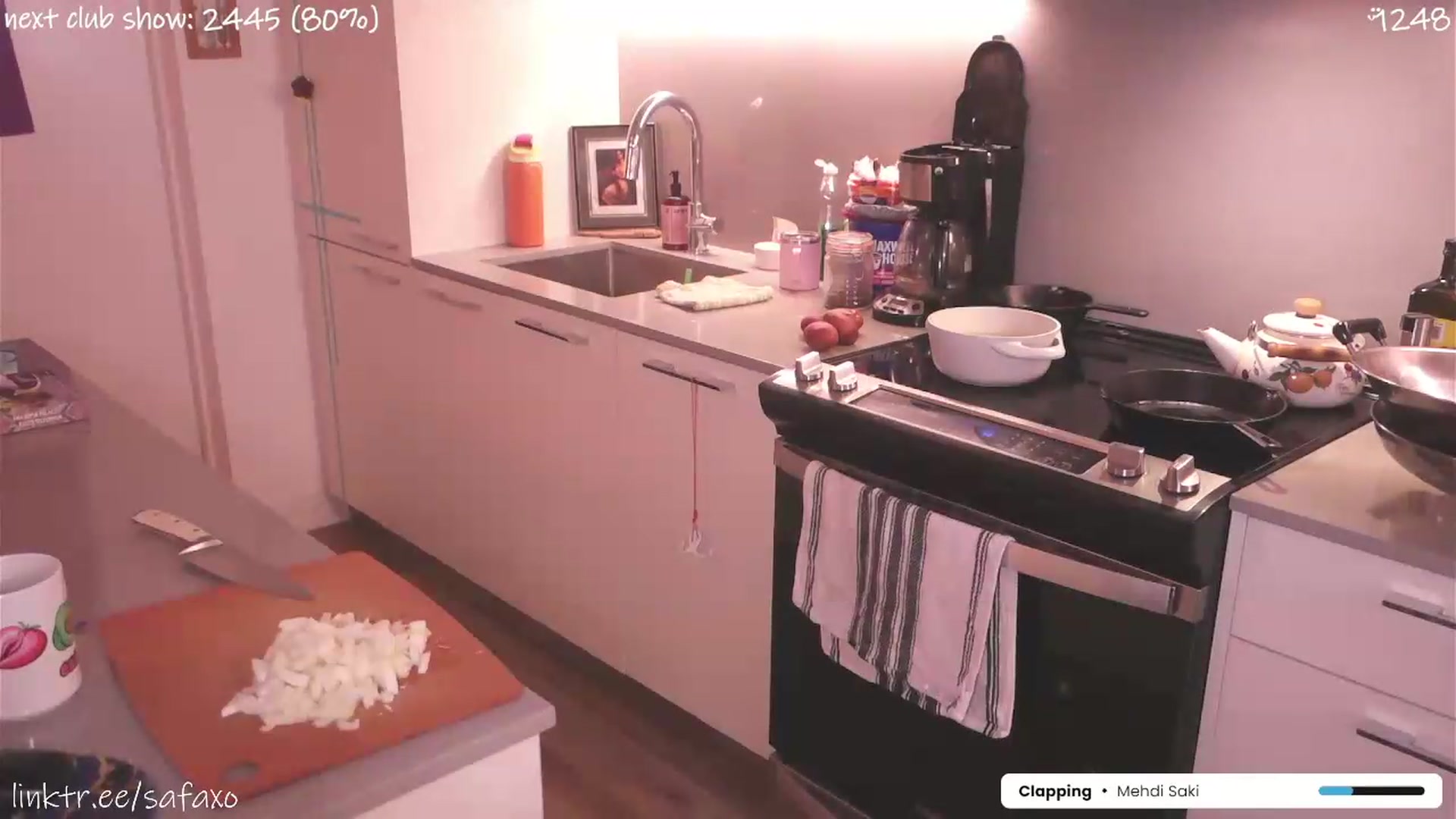 Gallery image thumbnail from HairySafaeri's myfreecams stream on, 09/09/2026, 21:44 image 8 of 20