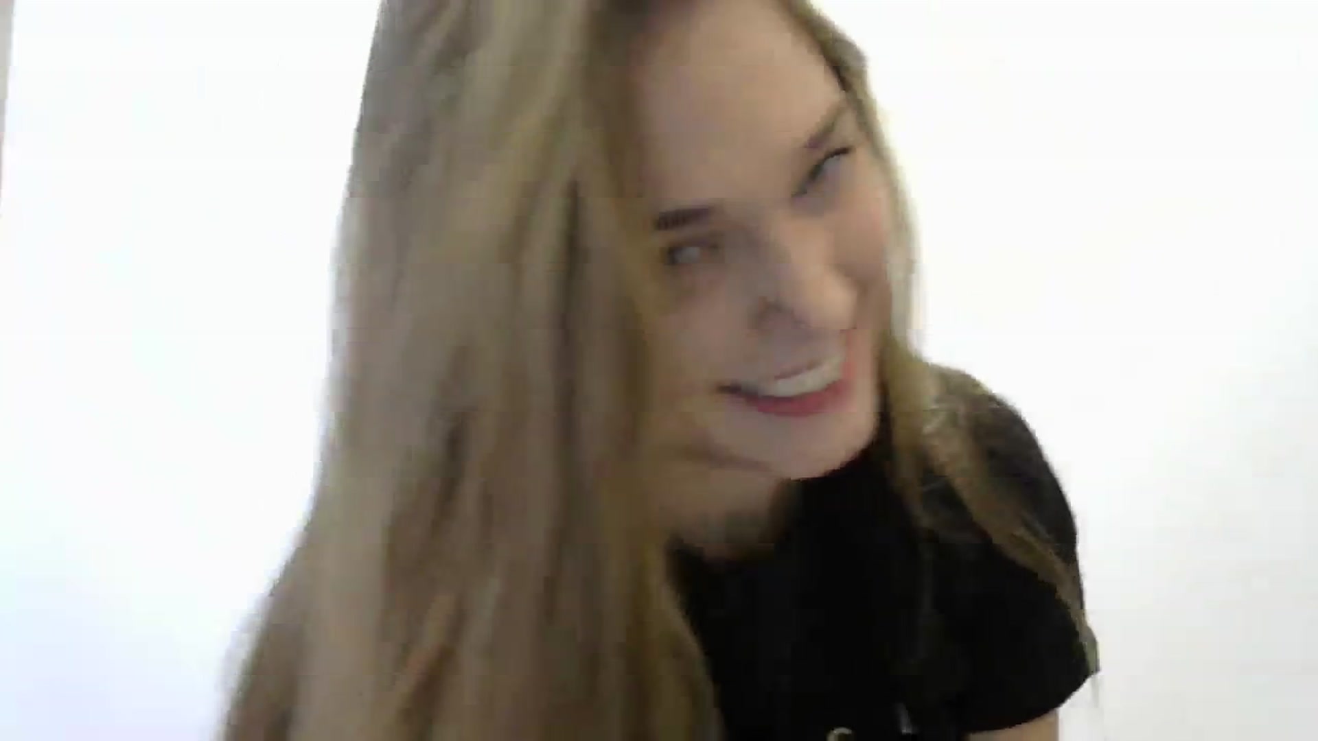 Gallery image thumbnail from HaleyReed's myfreecams stream on, 11/28/2023, 10:32 image 16 of 20