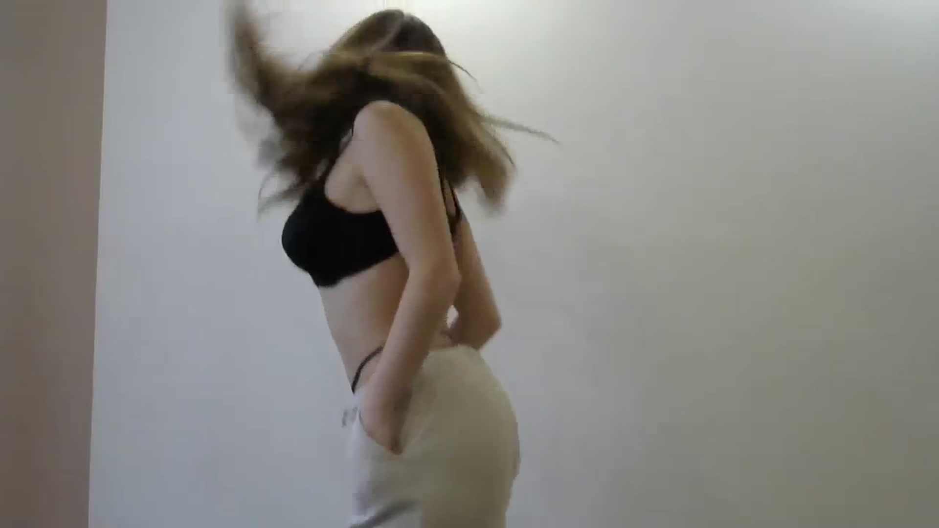 Gallery image thumbnail from HaleyReed's myfreecams stream on, 12/05/2023, 11:04 image 18 of 20