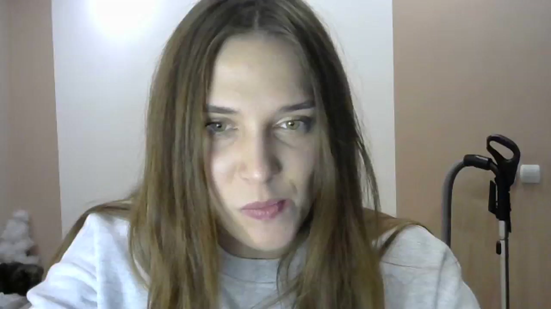 Gallery image thumbnail from HaleyReed's myfreecams stream on, 12/06/2023, 15:35 image 9 of 20