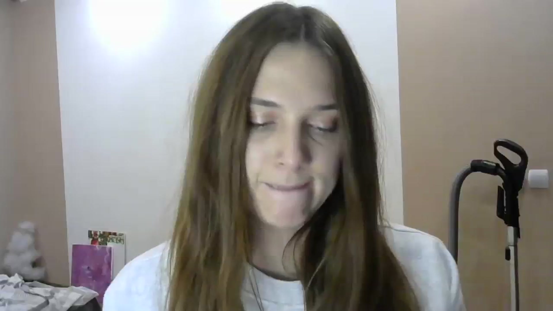 Gallery image thumbnail from HaleyReed's myfreecams stream on, 12/06/2023, 15:46 image 17 of 20