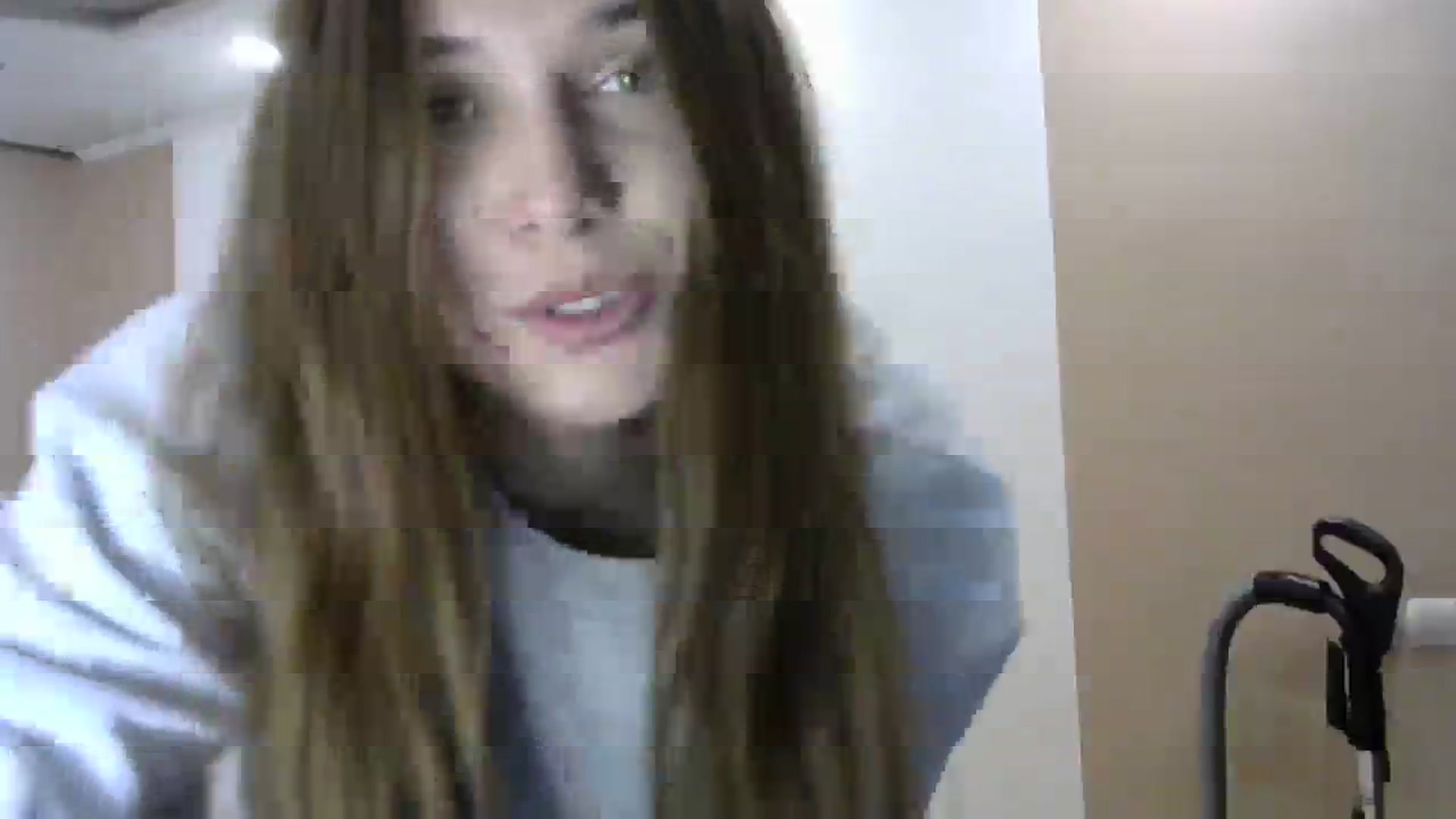 Gallery image thumbnail from HaleyReed's myfreecams stream on, 12/06/2023, 15:46 image 10 of 20
