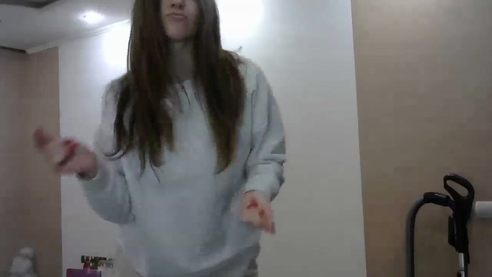 Gallery image thumbnail from HaleyReed's myfreecams stream on, 12/06/2023, 15:46 image 9 of 20