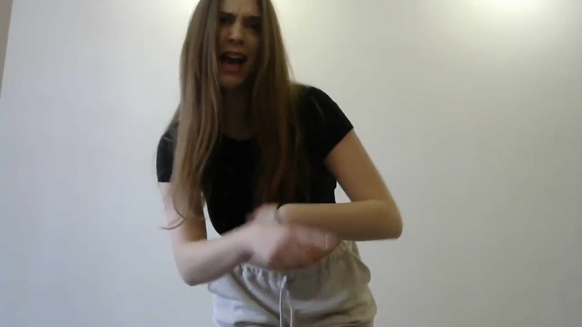 Gallery image thumbnail from HaleyReed's myfreecams stream on, 02/05/2024, 12:20 image 17 of 20