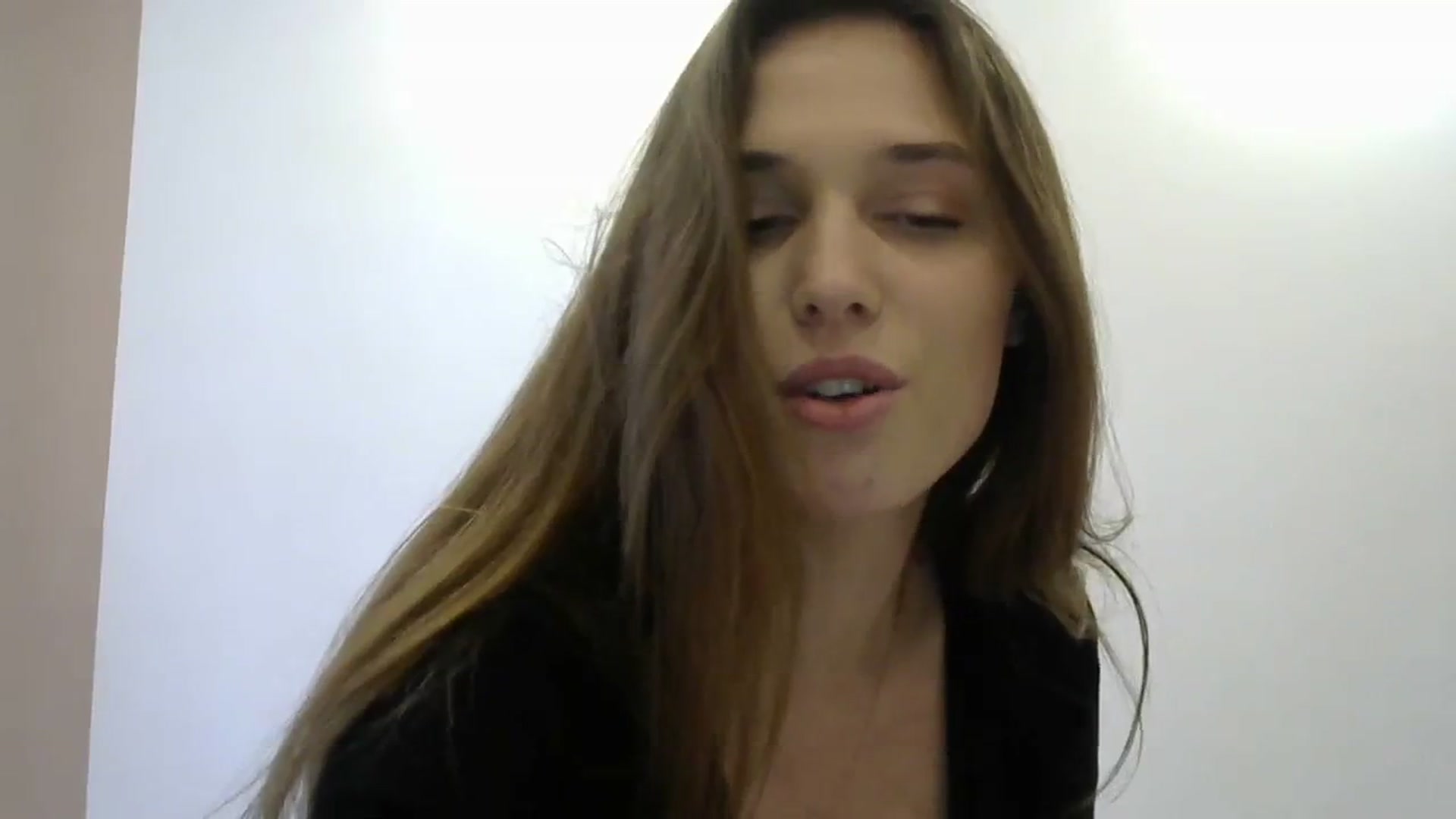 Gallery image thumbnail from HaleyReed's myfreecams stream on, 03/01/2024, 13:29 image 7 of 20