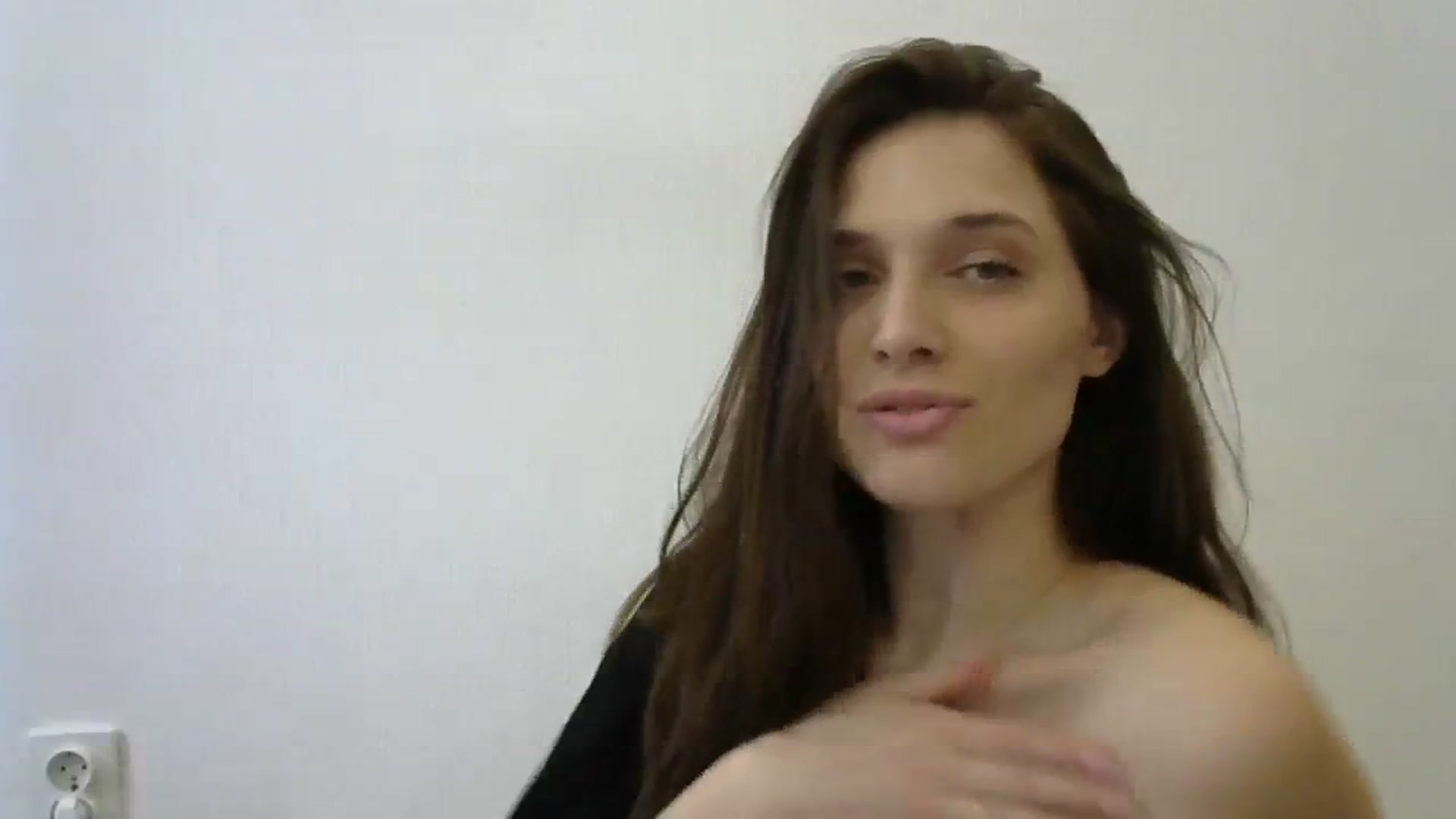 Gallery image thumbnail from HaleyReed's myfreecams stream on, 04/15/2024, 12:56 image 15 of 20