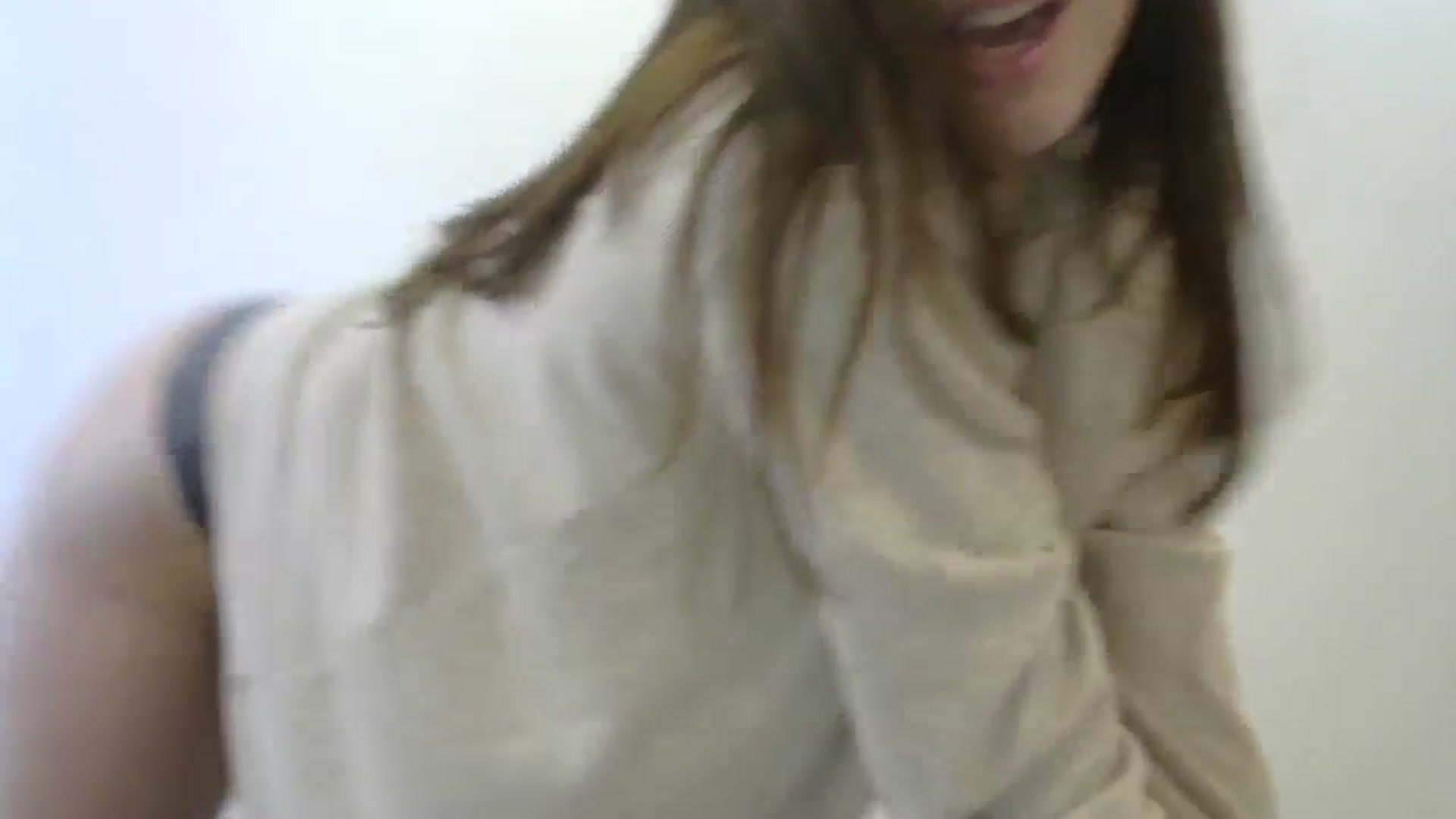 Gallery image thumbnail from HaleyReed's myfreecams stream on, 04/21/2024, 14:43 image 8 of 20