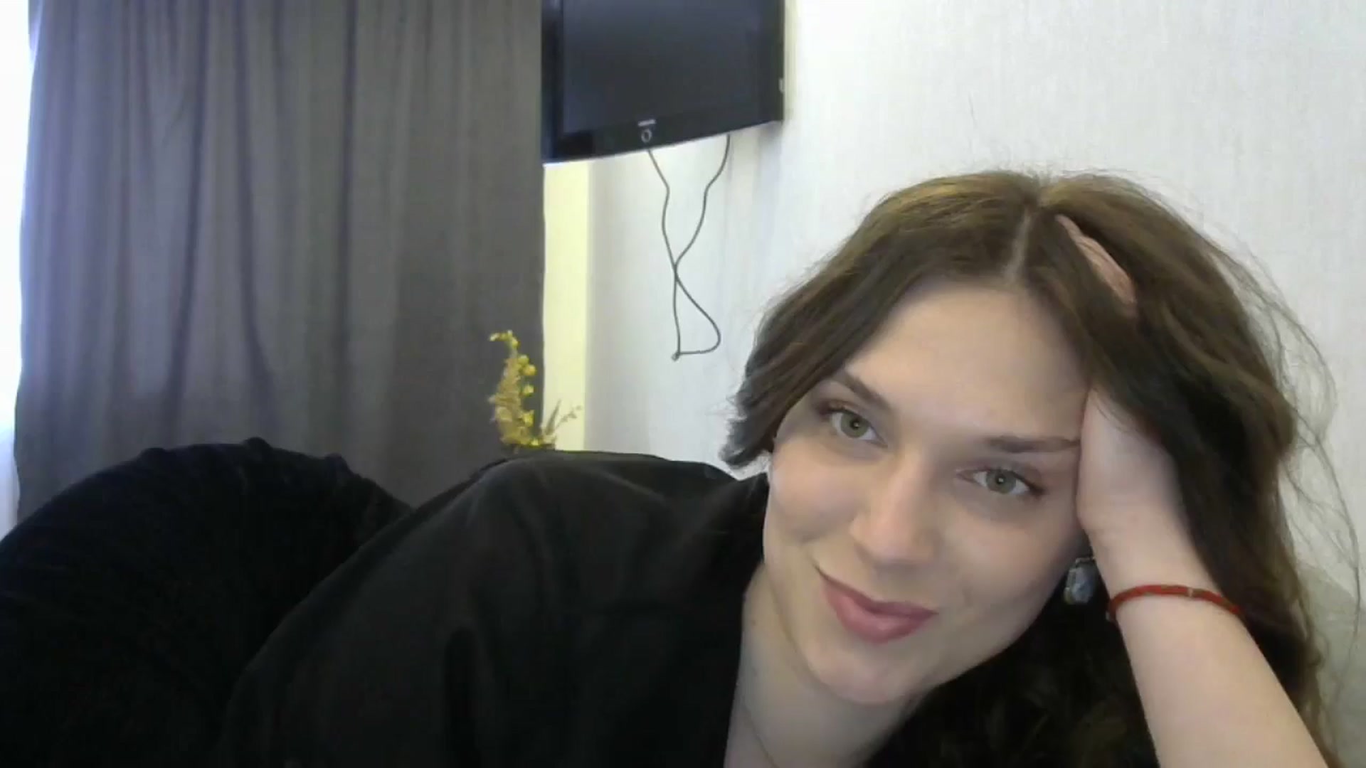 Gallery image thumbnail from HaleyReed's myfreecams stream on, 05/02/2024, 12:18 image 18 of 20