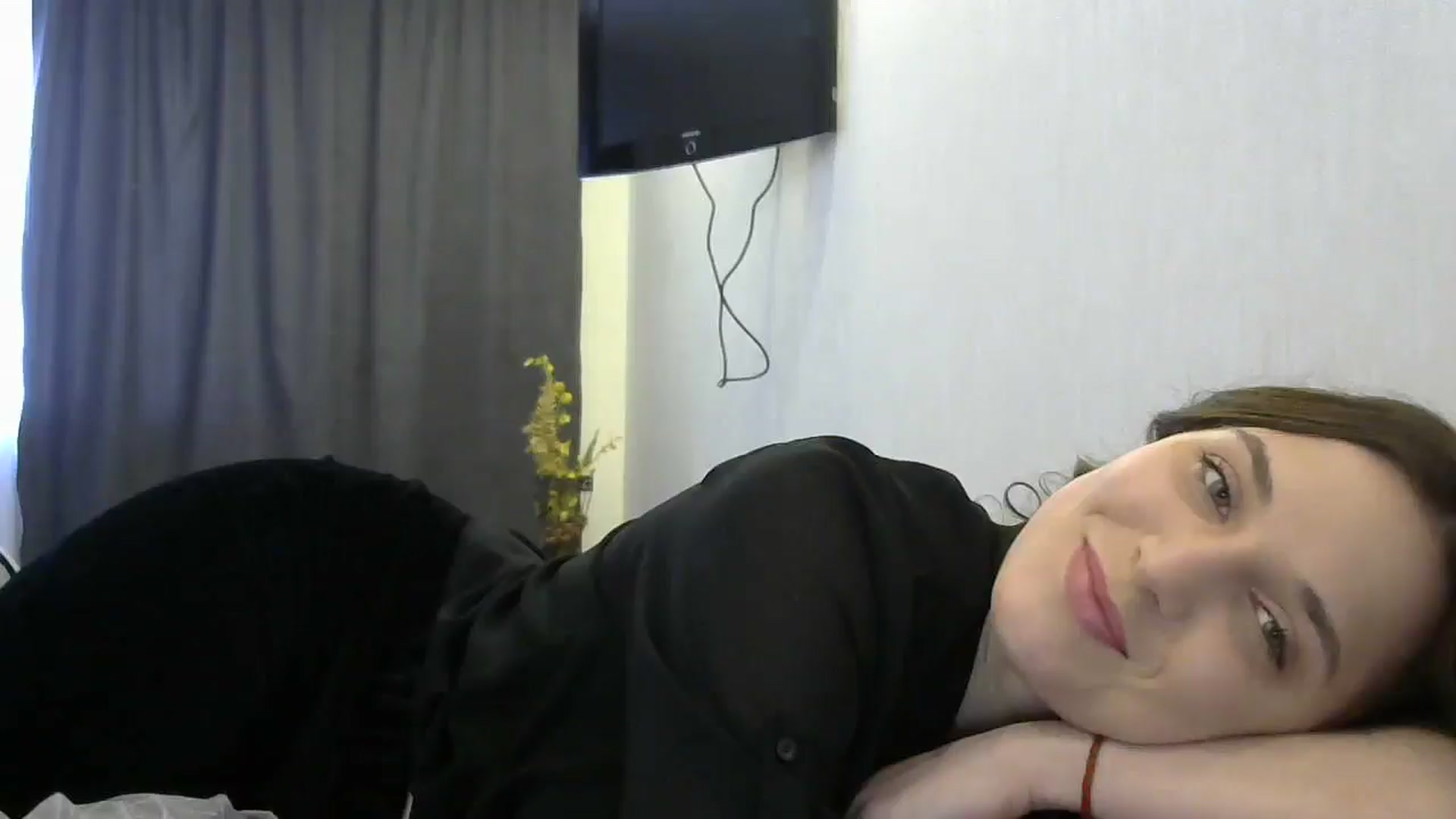 Gallery image thumbnail from HaleyReed's myfreecams stream on, 05/02/2024, 12:18 image 8 of 20