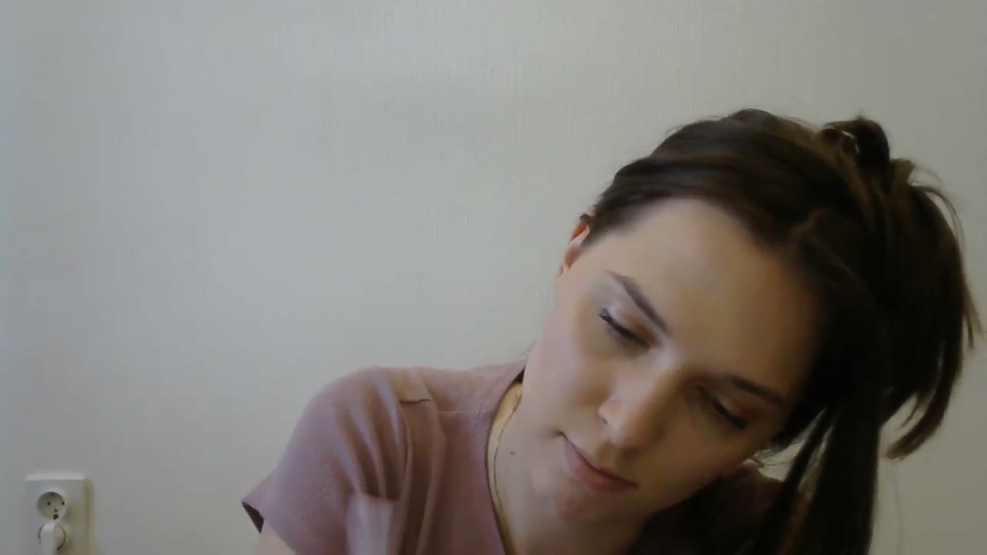 Gallery image thumbnail from HaleyReed's myfreecams stream on, 05/09/2024, 12:30 image 16 of 20
