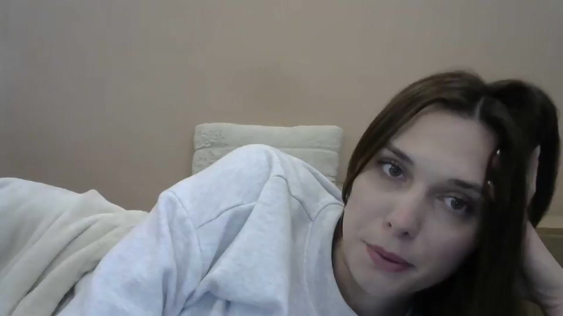 Gallery image thumbnail from HaleyReed's myfreecams stream on, 05/12/2024, 16:31 image 16 of 20