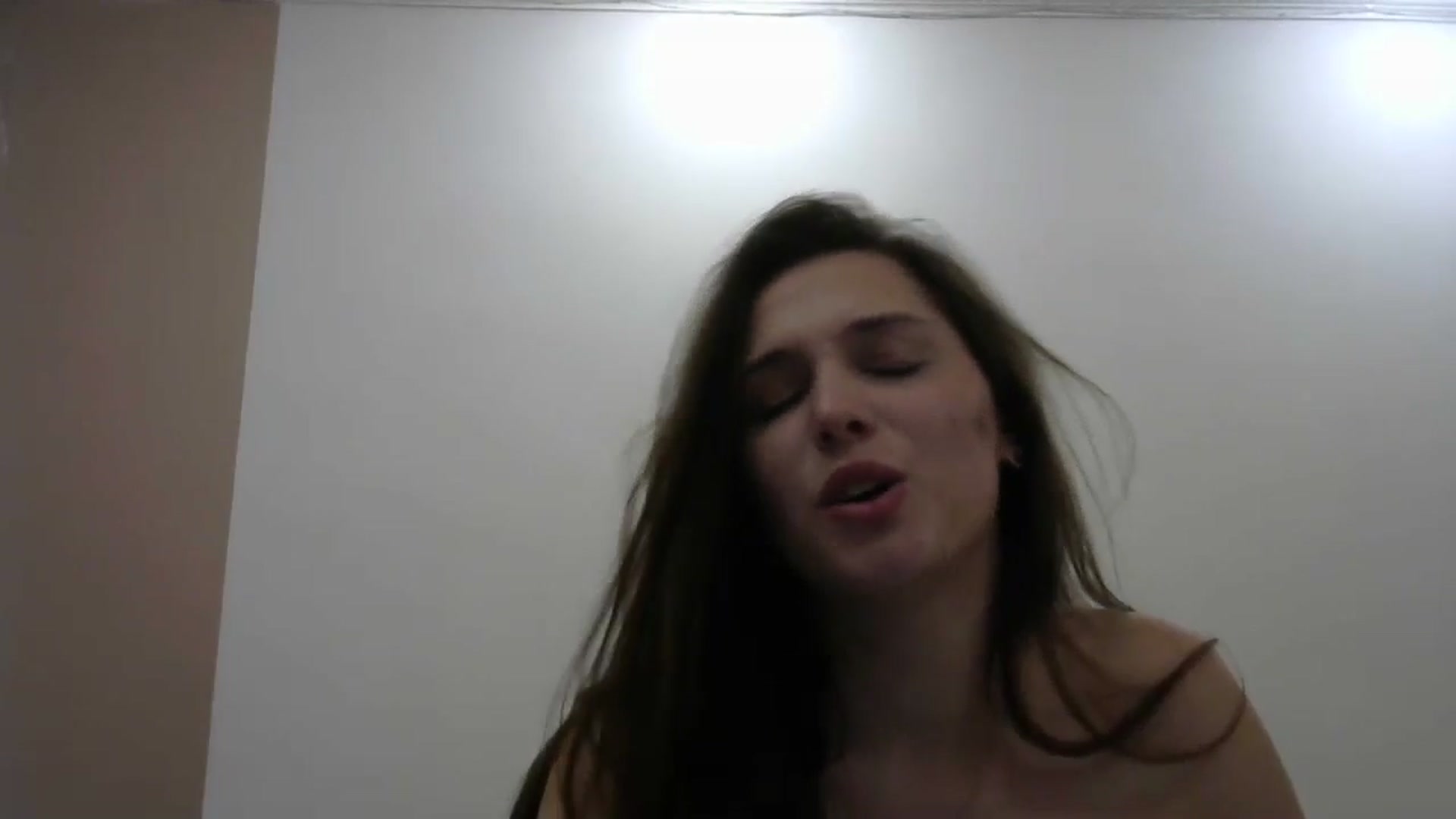 Gallery image thumbnail from HaleyReed's myfreecams stream on, 05/12/2024, 17:54 image 12 of 20