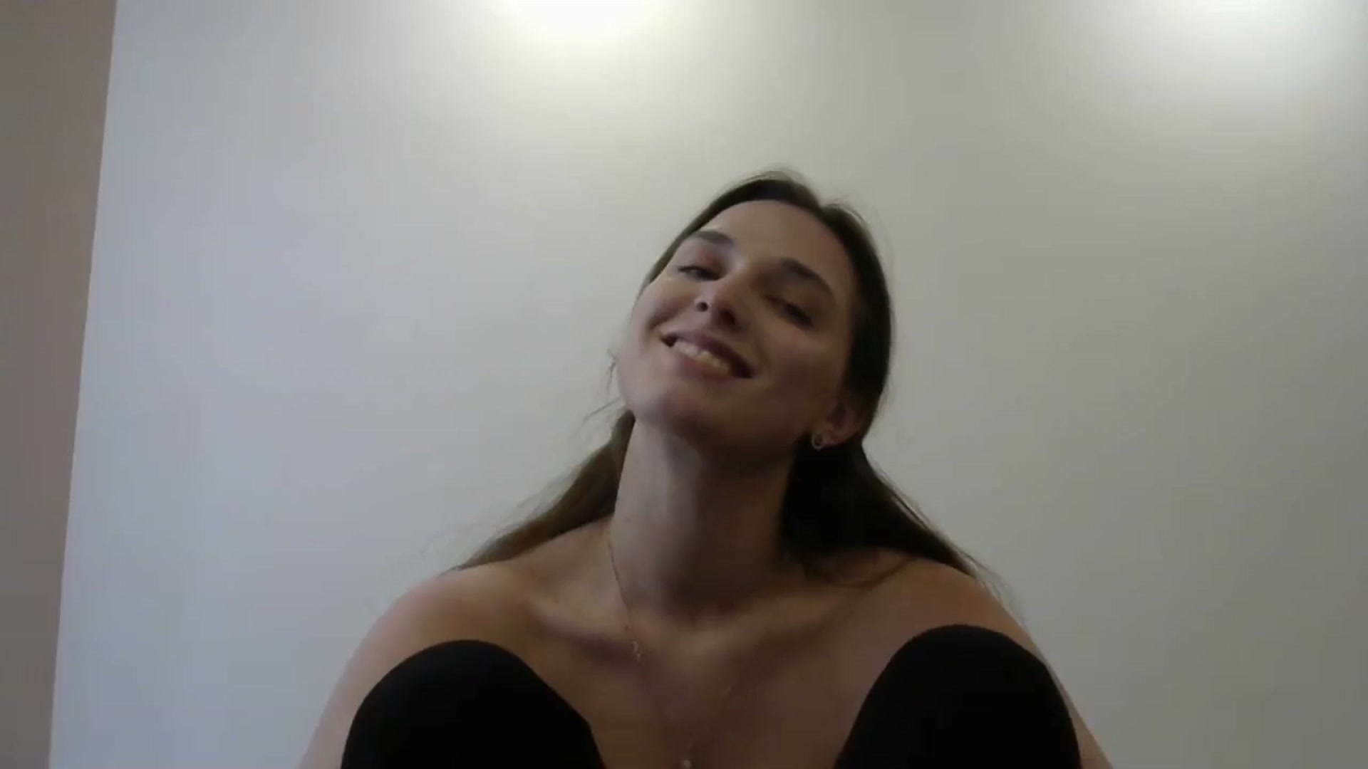 Gallery image thumbnail from HaleyReed's myfreecams stream on, 05/13/2024, 13:48 image 15 of 20