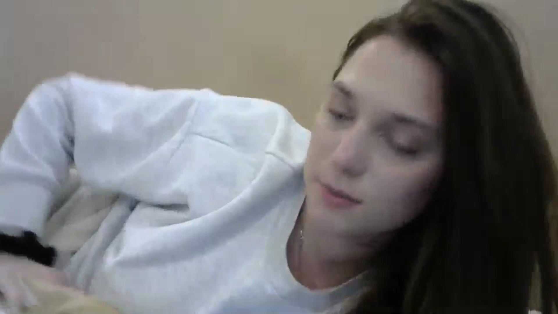 Gallery image thumbnail from HaleyReed's myfreecams stream on, 05/15/2024, 16:13 image 15 of 20