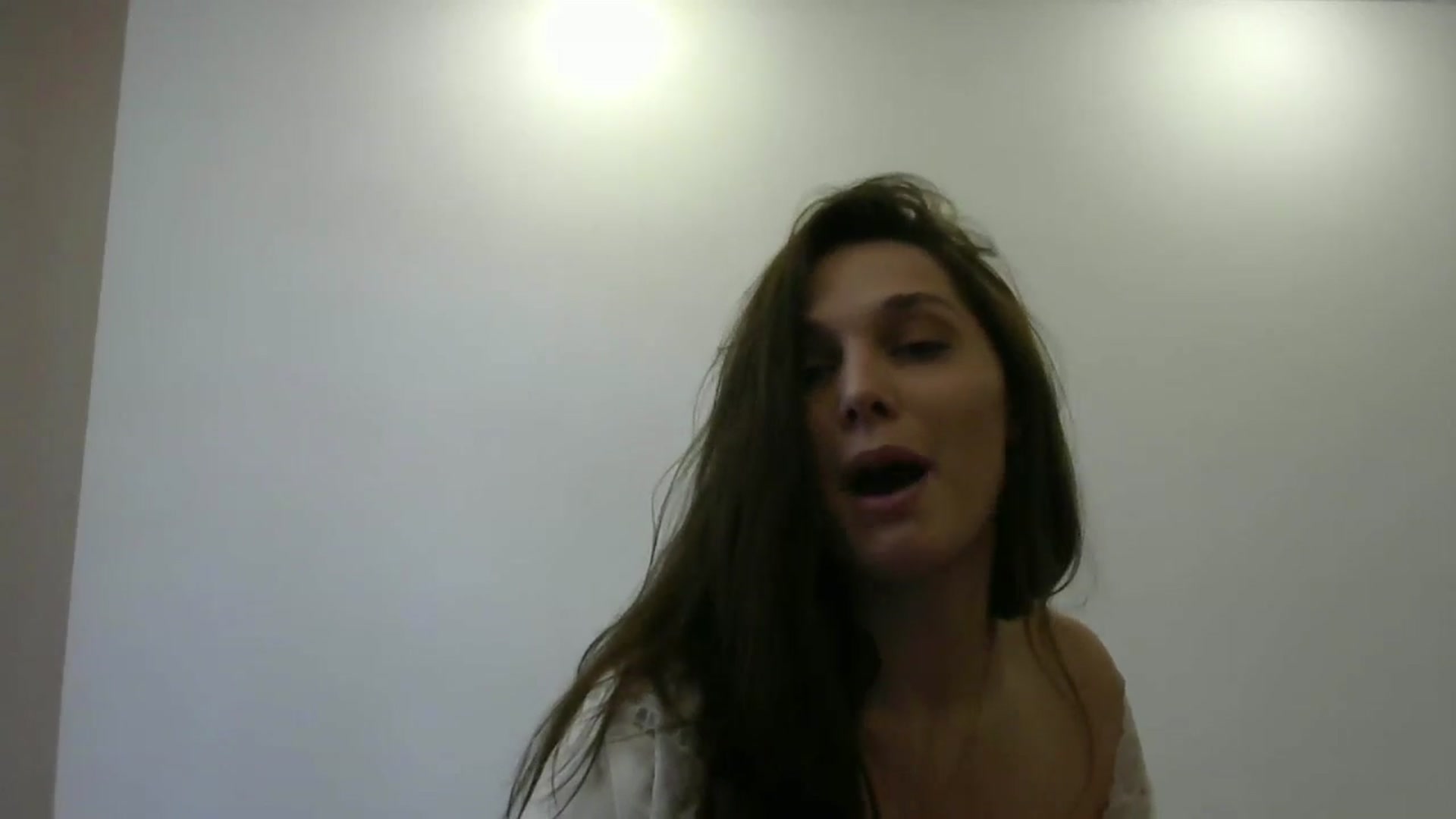Gallery image thumbnail from HaleyReed's myfreecams stream on, 05/16/2024, 12:48 image 8 of 20