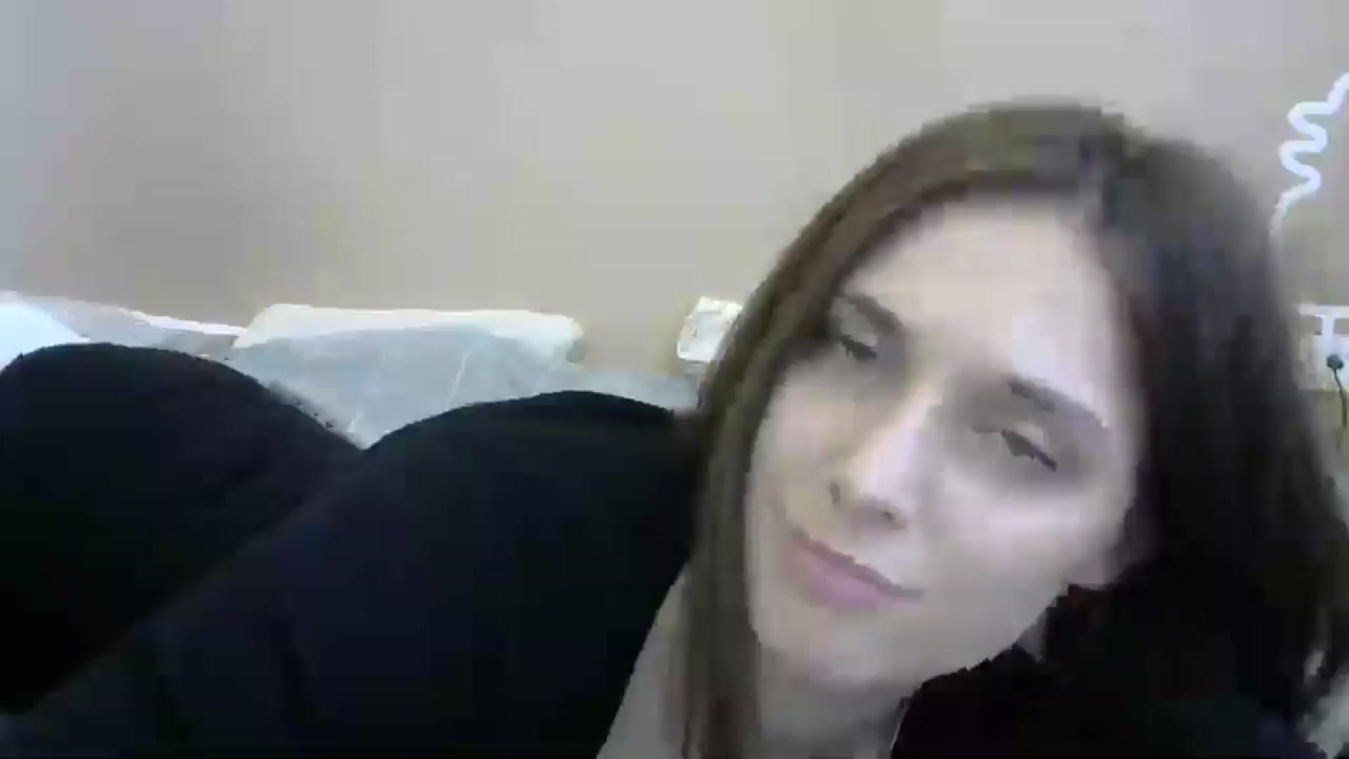 Gallery image thumbnail from HaleyReed's myfreecams stream on, 05/20/2024, 12:28 image 16 of 20