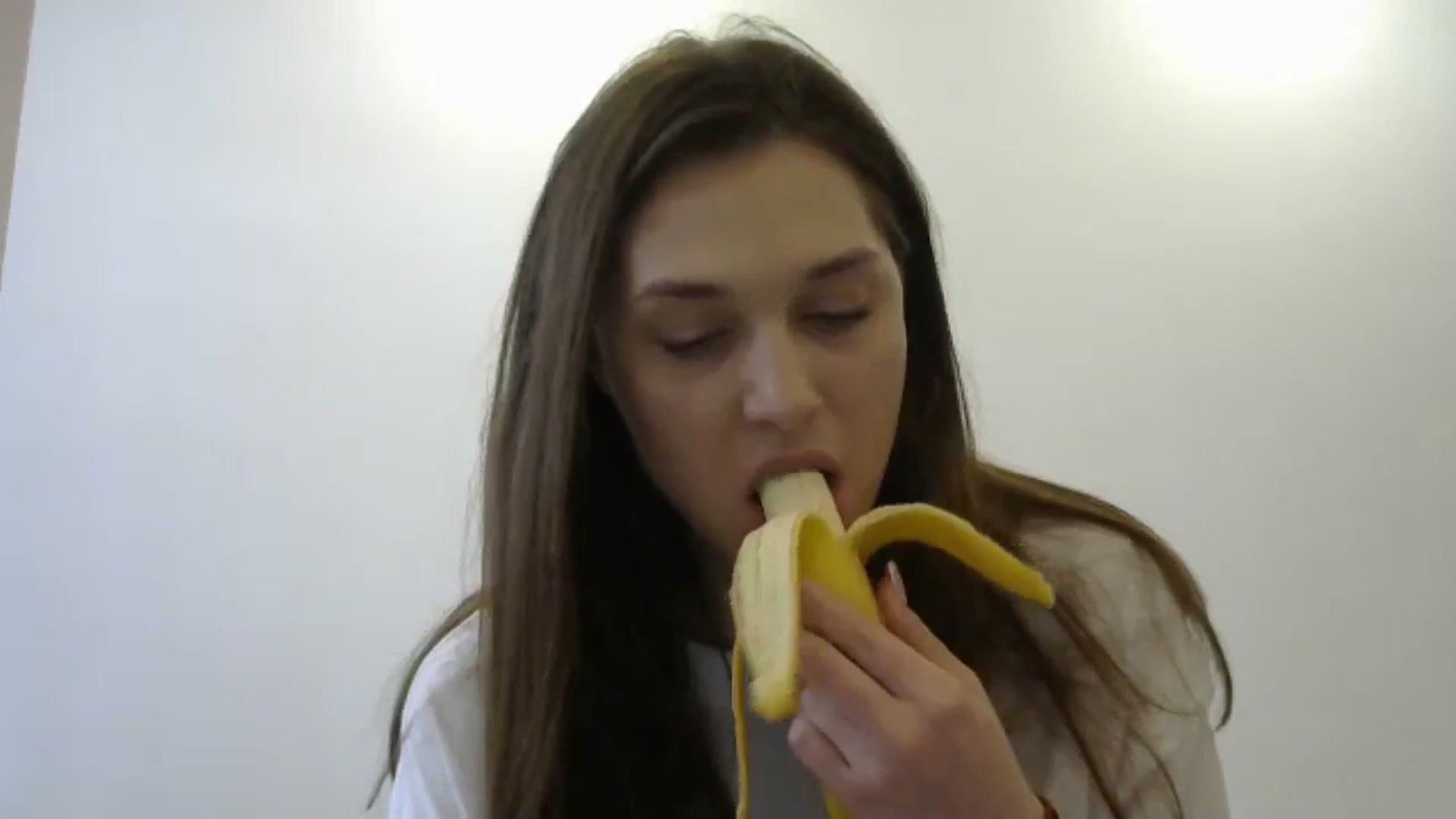 Gallery image thumbnail from HaleyReed's myfreecams stream on, 05/21/2024, 09:35 image 18 of 20
