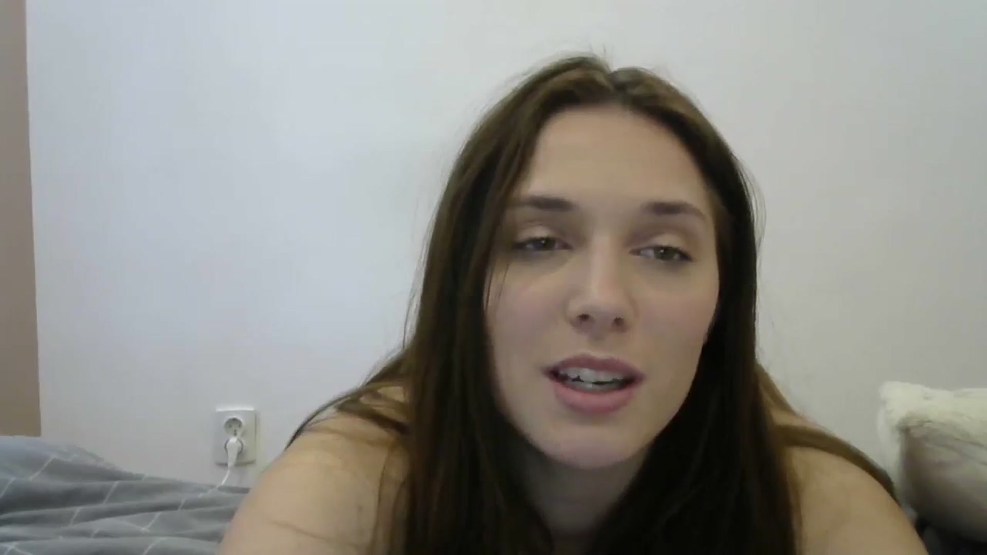 Gallery image thumbnail from HaleyReed's myfreecams stream on, 05/22/2024, 17:15 image 4 of 20