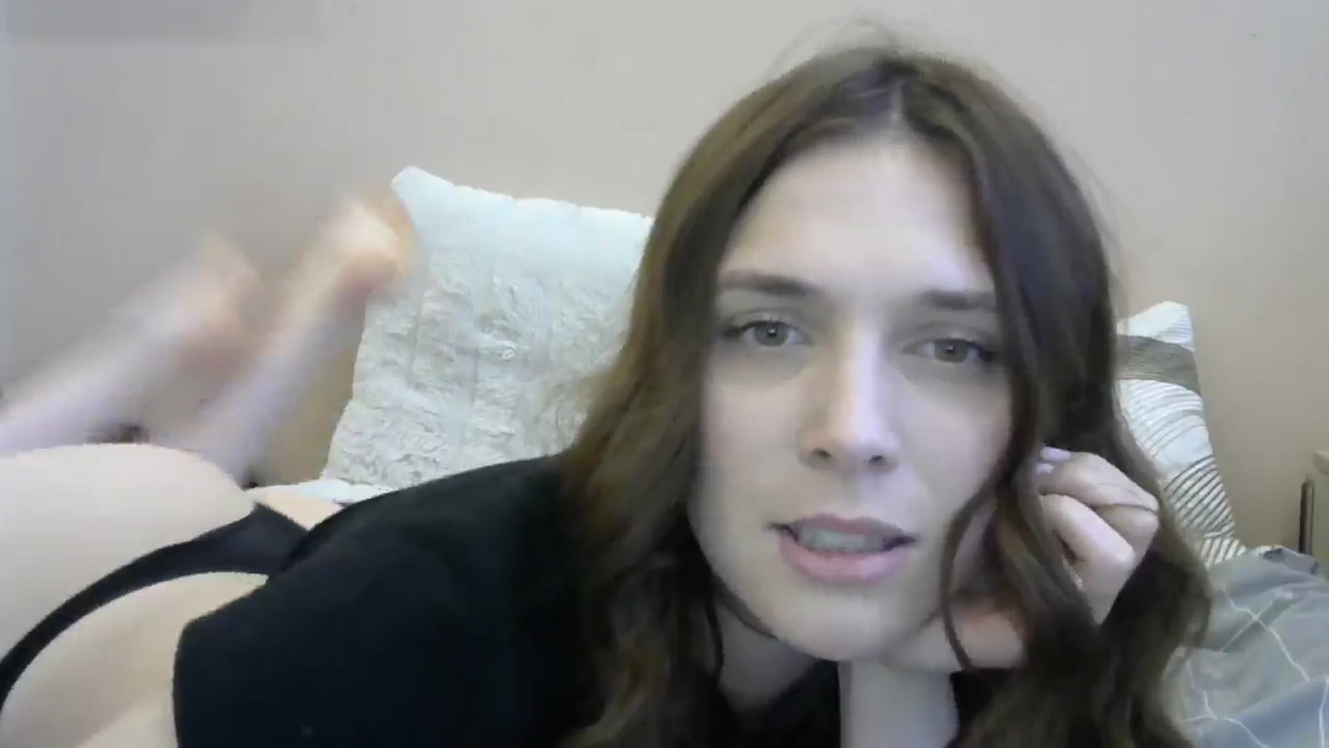 Gallery image thumbnail from HaleyReed's myfreecams stream on, 05/24/2024, 13:22 image 15 of 20