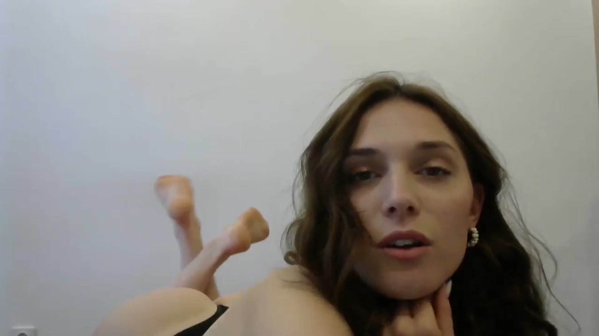 Gallery image thumbnail from HaleyReed's myfreecams stream on, 05/24/2024, 15:42 image 9 of 20