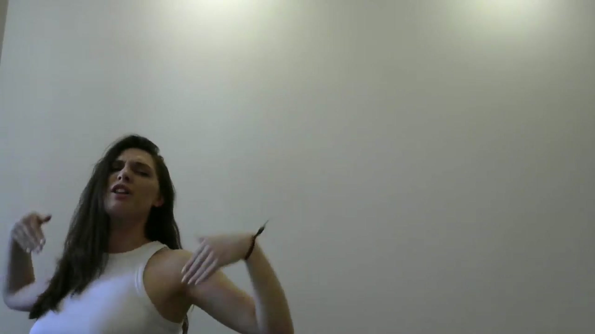 Gallery image thumbnail from HaleyReed's myfreecams stream on, 05/27/2024, 10:59 image 12 of 20