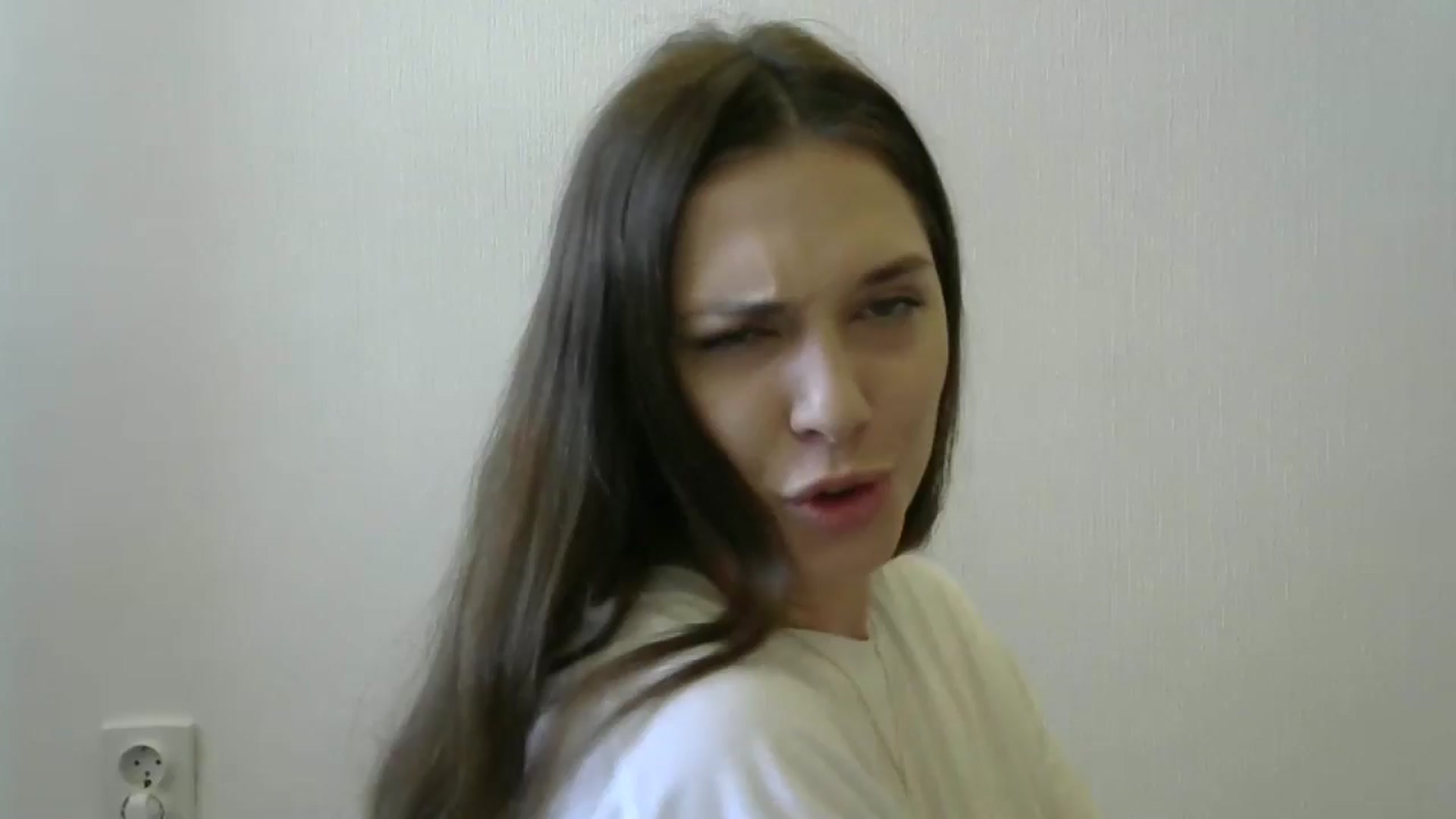Gallery image thumbnail from HaleyReed's myfreecams stream on, 05/28/2024, 07:38 image 14 of 20