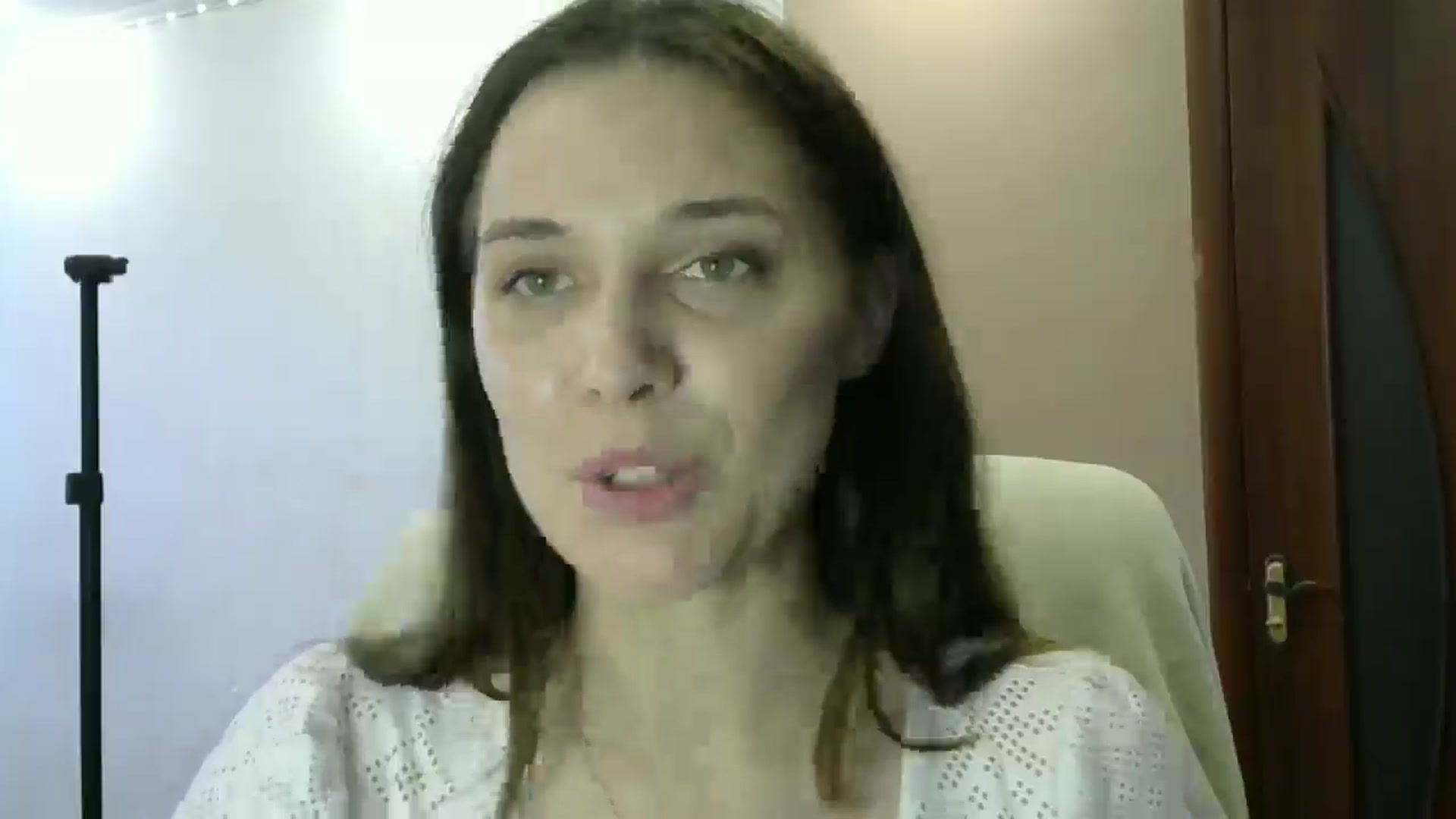 Gallery image thumbnail from HaleyReed's myfreecams stream on, 05/30/2024, 11:25 image 18 of 20