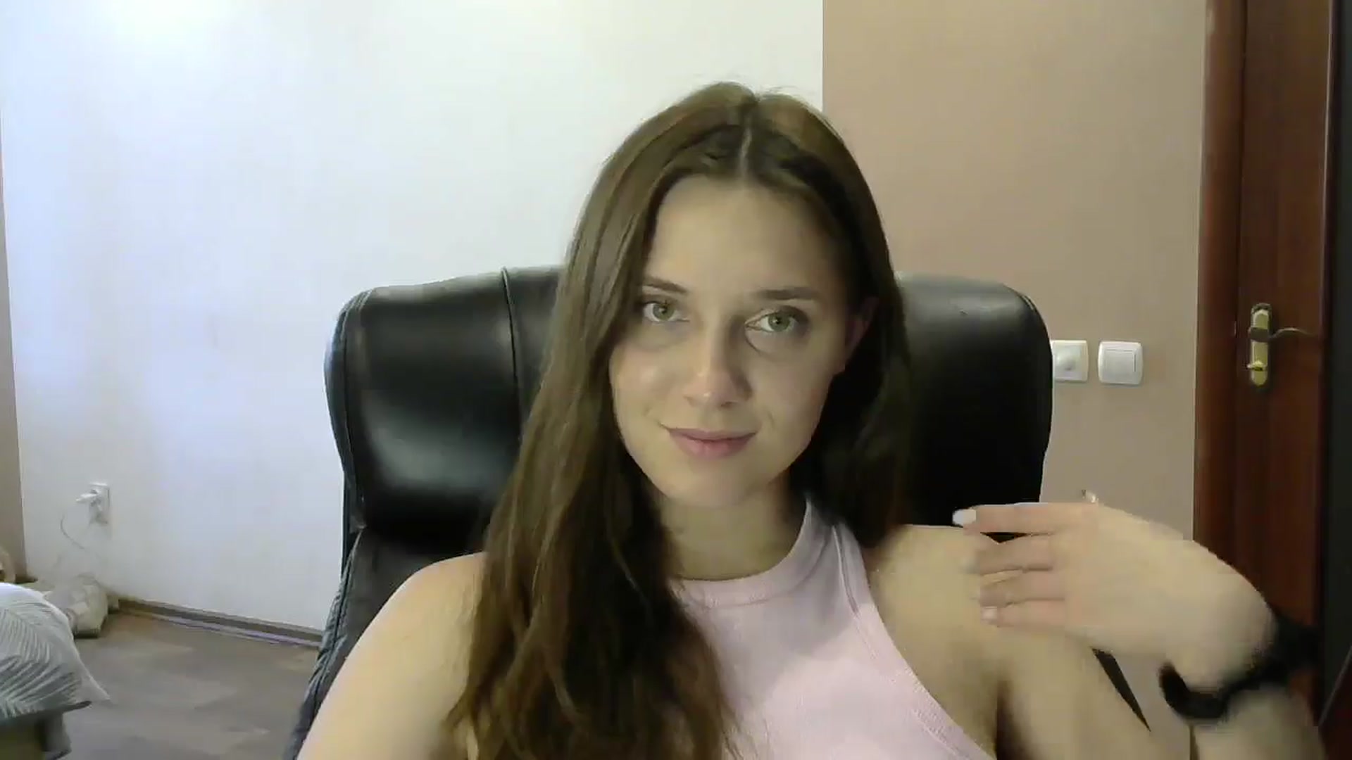 Gallery image thumbnail from HaleyReed's myfreecams stream on, 05/31/2024, 14:24 image 6 of 20