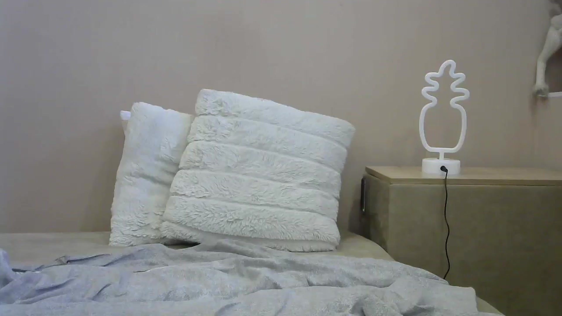Gallery image thumbnail from HaleyReed's myfreecams stream on, 06/09/2024, 12:51 image 10 of 20